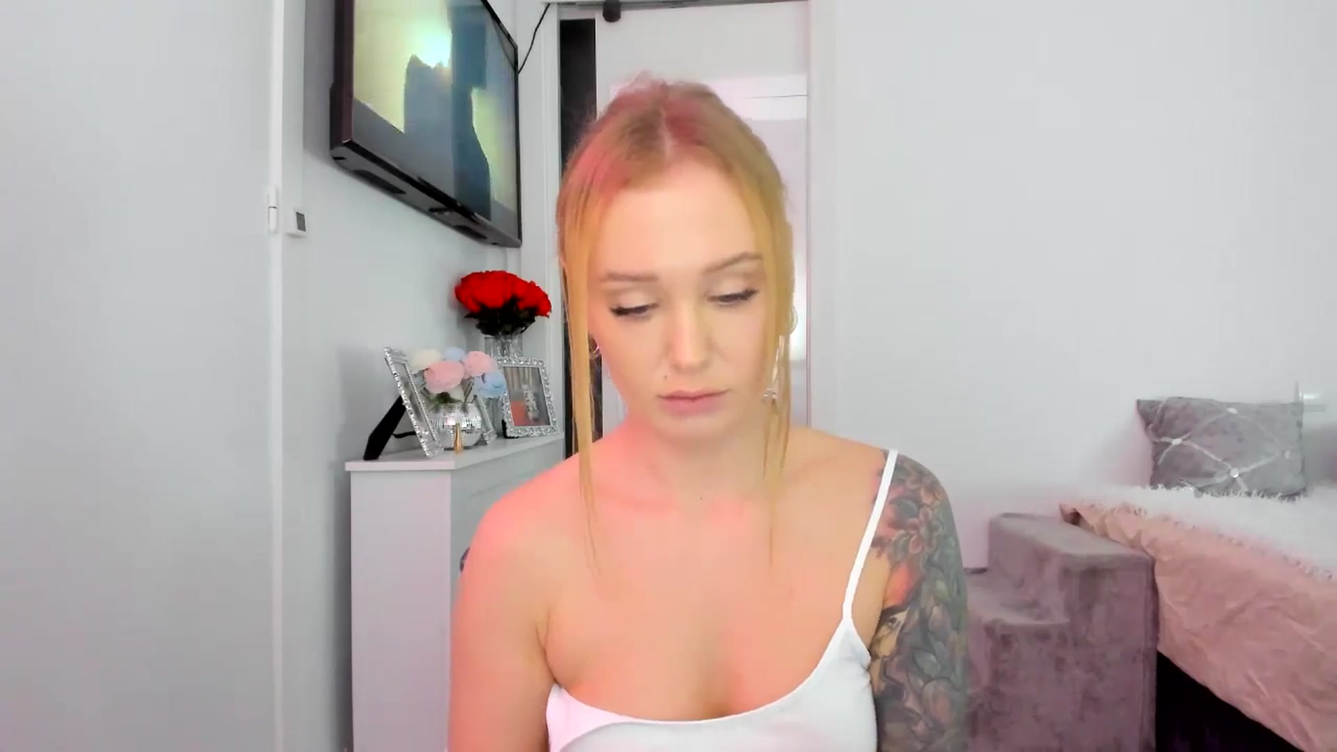 Gallery image thumbnail from AAA_Yas's myfreecams stream on, 03/08/2025, 19:19 image 15 of 20