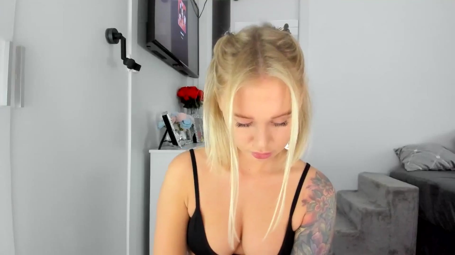 Gallery image thumbnail from AAA_Yas's myfreecams stream on, 03/23/2025, 24:47 image 19 of 20