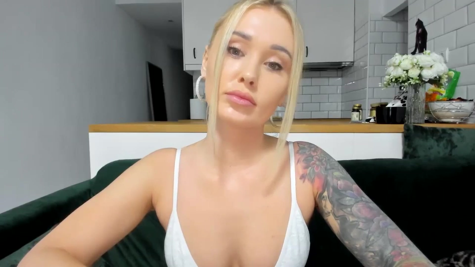 Gallery image thumbnail from AAA_Yas's myfreecams stream on, 04/04/2025, 18:10 image 17 of 20