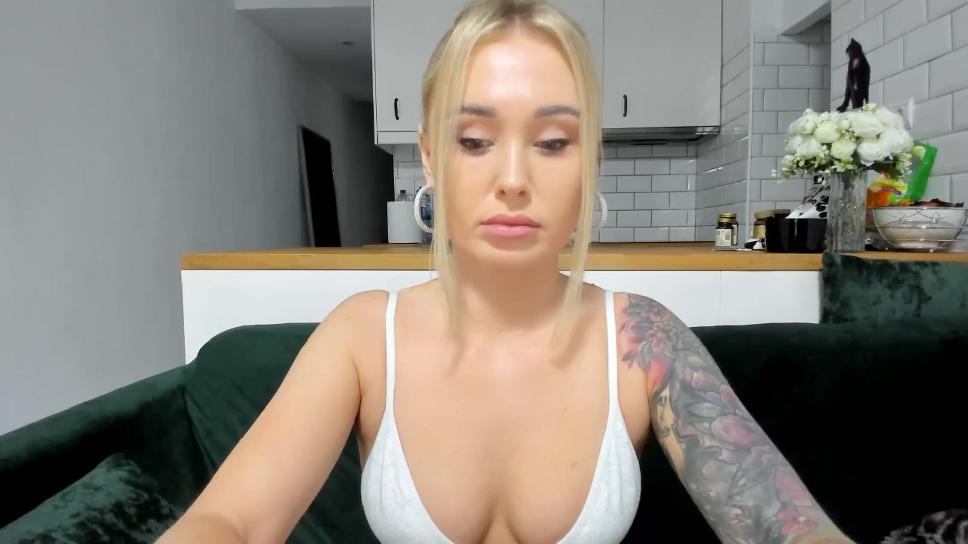 Gallery image thumbnail from AAA_Yas's myfreecams stream on, 04/04/2025, 18:10 image 10 of 20