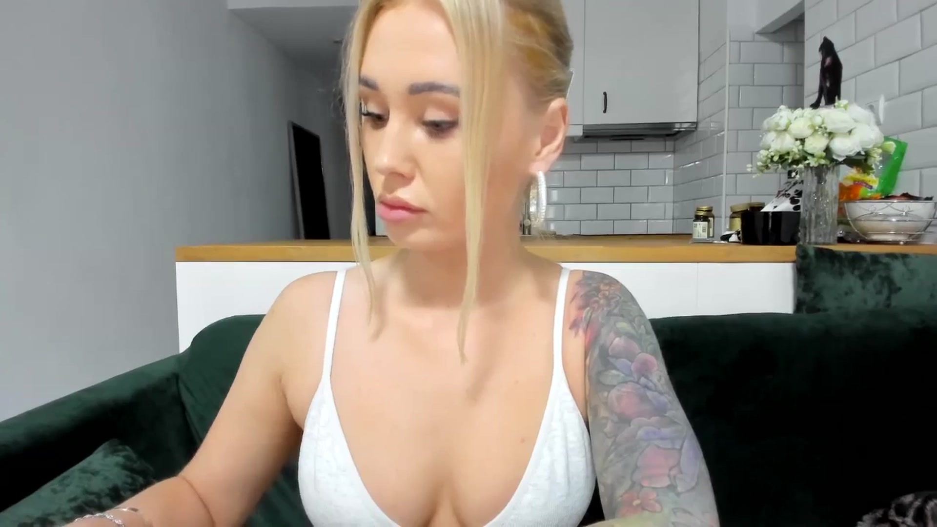 Gallery image thumbnail from AAA_Yas's myfreecams stream on, 04/04/2025, 18:10 image 5 of 20