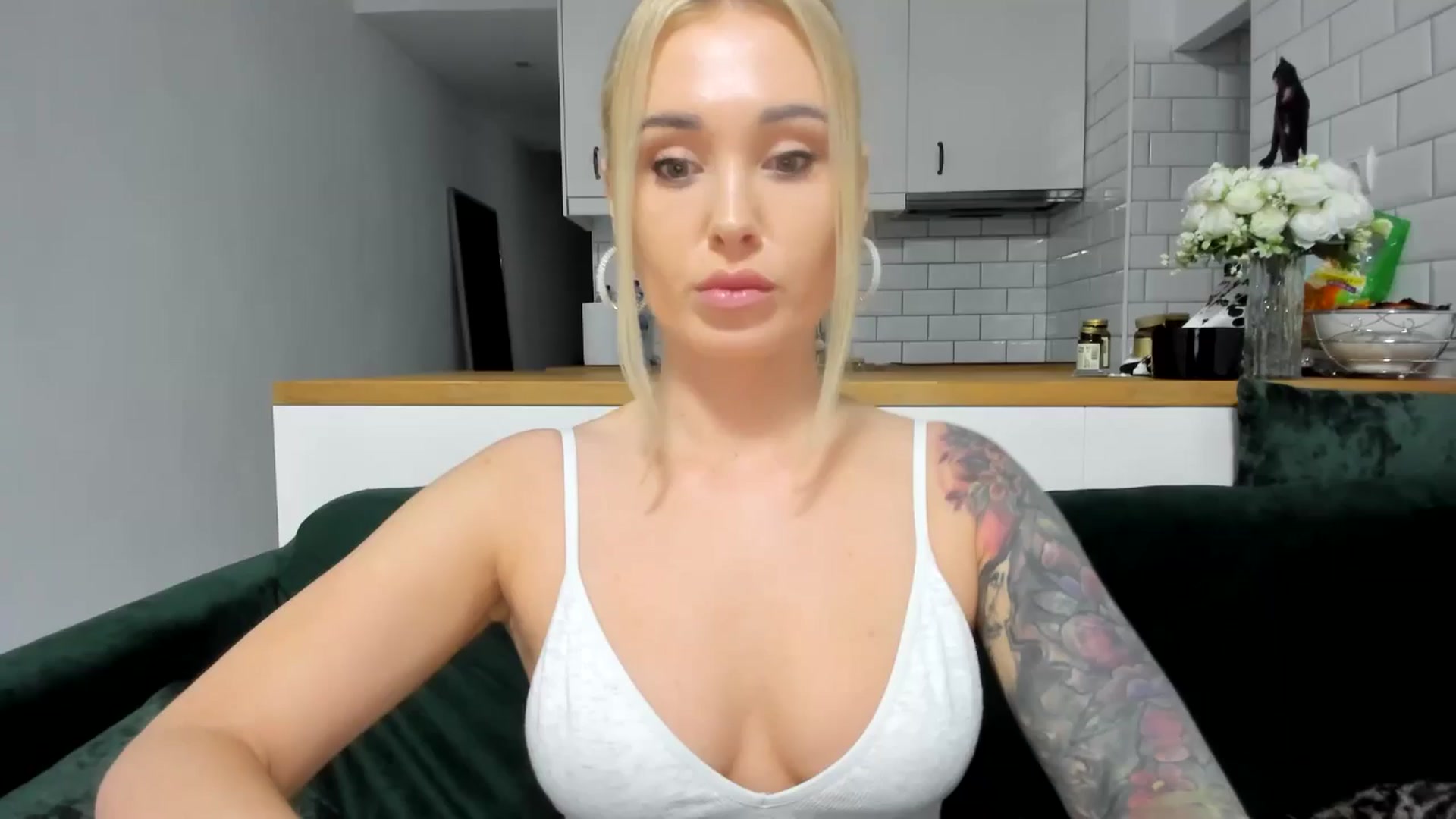 Gallery image thumbnail from AAA_Yas's myfreecams stream on, 04/04/2025, 18:28 image 18 of 20