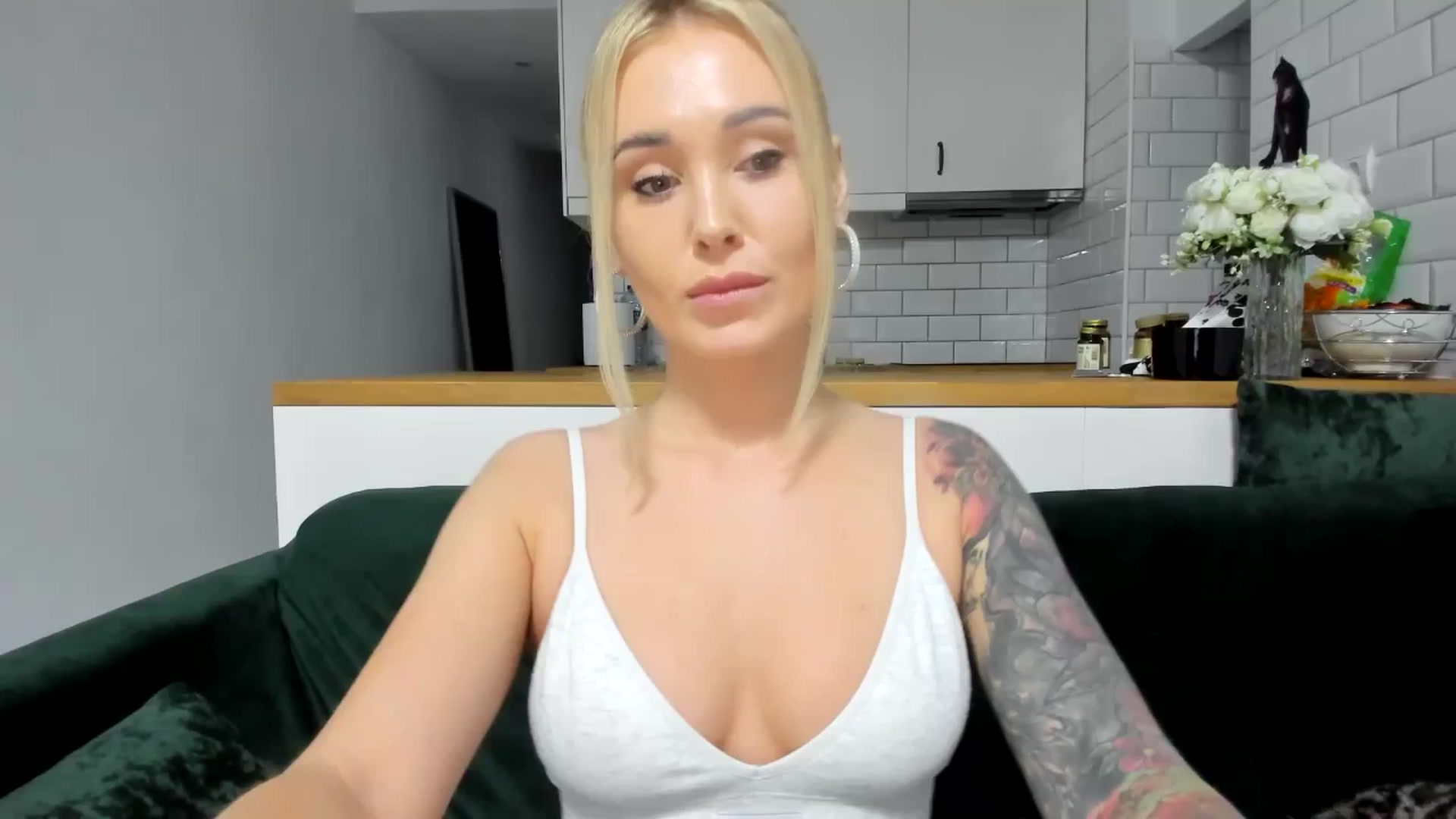 Gallery image thumbnail from AAA_Yas's myfreecams stream on, 04/04/2025, 18:28 image 17 of 20