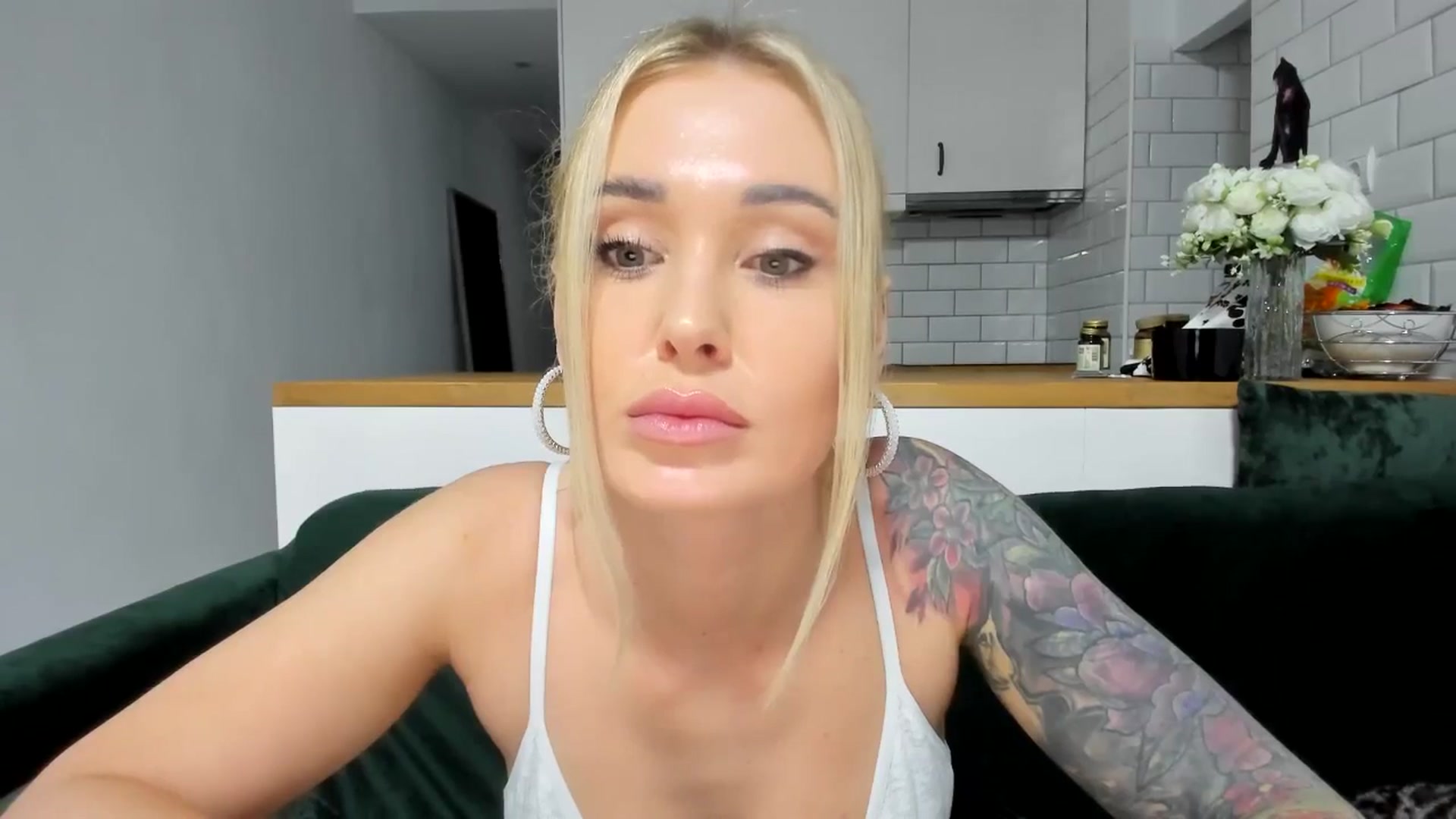 Gallery image thumbnail from AAA_Yas's myfreecams stream on, 04/04/2025, 18:28 image 7 of 20