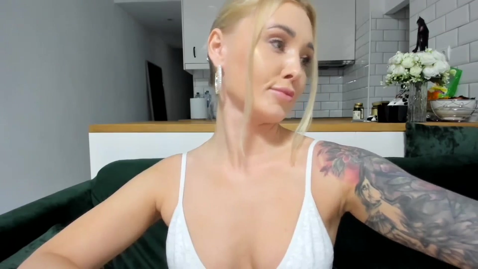Gallery image thumbnail from AAA_Yas's myfreecams stream on, 04/04/2025, 18:50 image 7 of 20