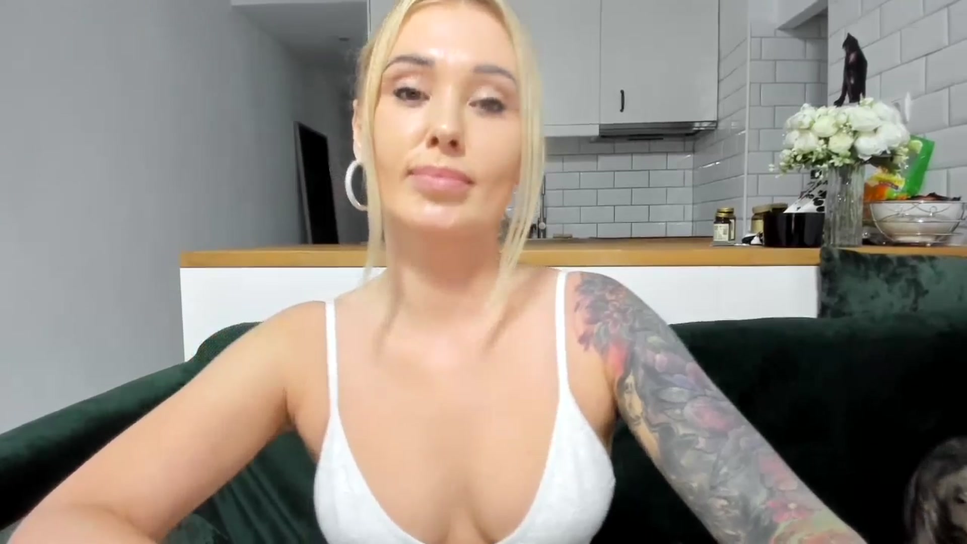 Gallery image thumbnail from AAA_Yas's myfreecams stream on, 04/04/2025, 18:50 image 10 of 20