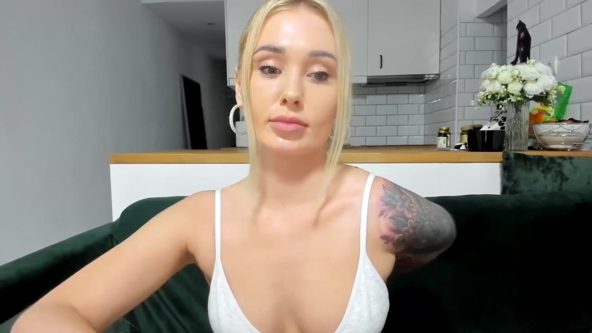 Gallery image thumbnail from AAA_Yas's myfreecams stream on, 04/04/2025, 18:50 image 12 of 20