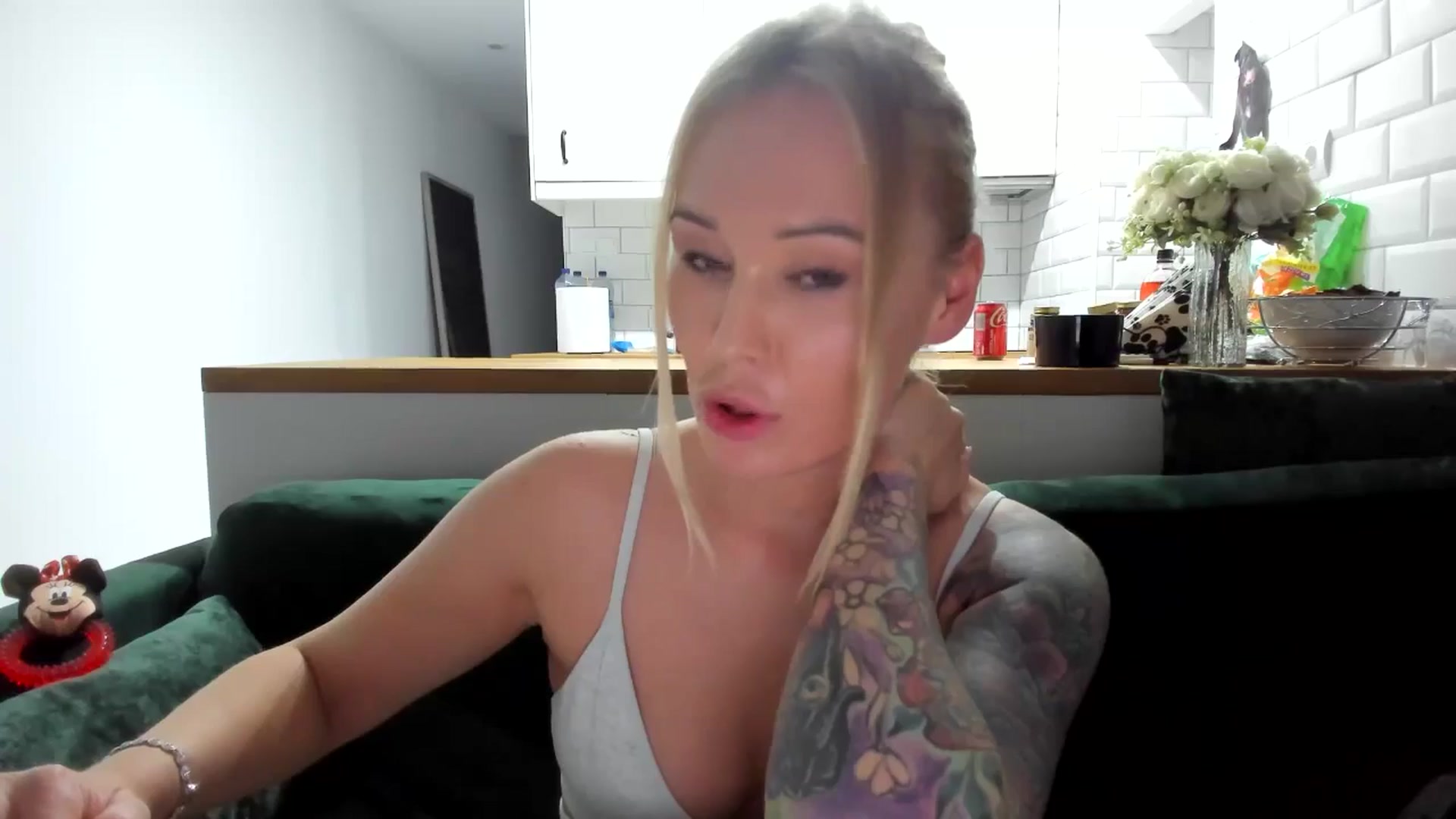 Gallery image thumbnail from AAA_Yas's myfreecams stream on, 04/04/2025, 22:41 image 16 of 20