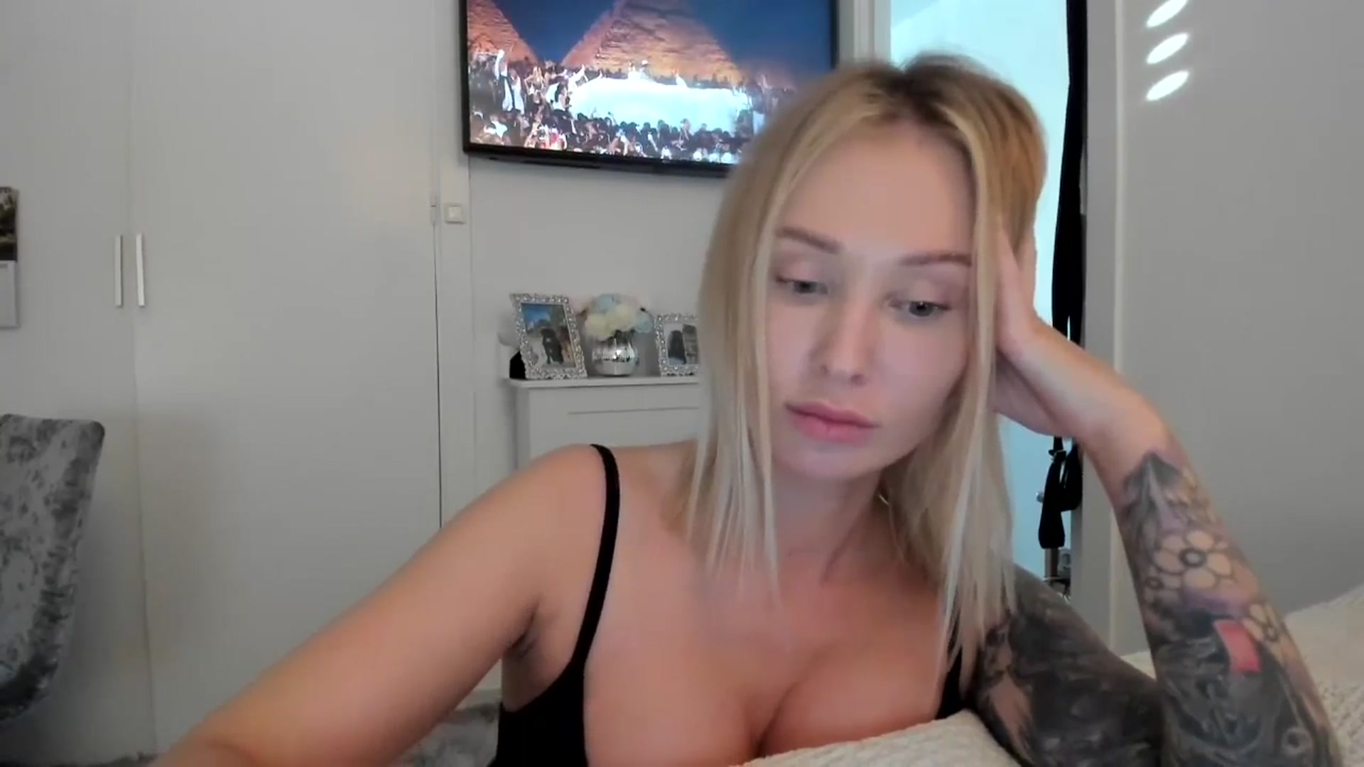 Gallery image thumbnail from AAA_Yas's myfreecams stream on, 04/16/2025, 17:34 image 20 of 20