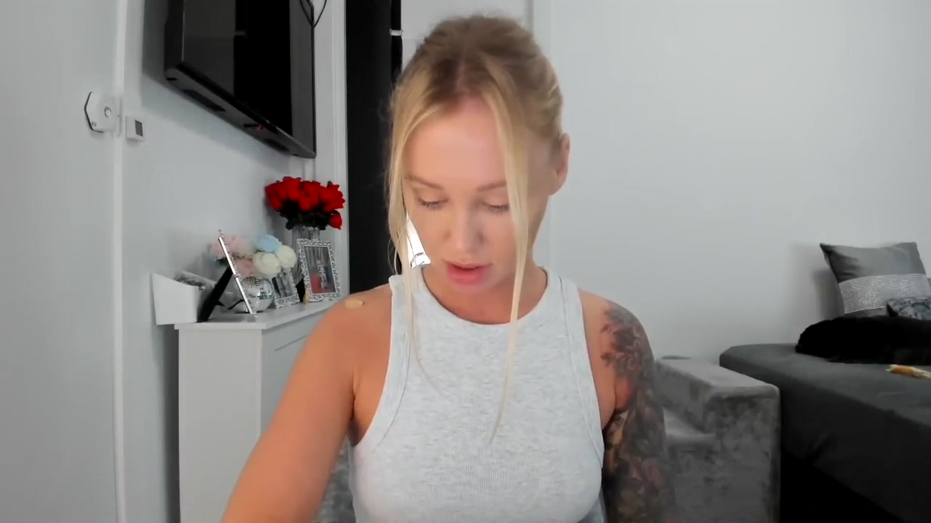 Gallery image thumbnail from AAA_Yas's myfreecams stream on, 04/25/2025, 22:23 image 3 of 20