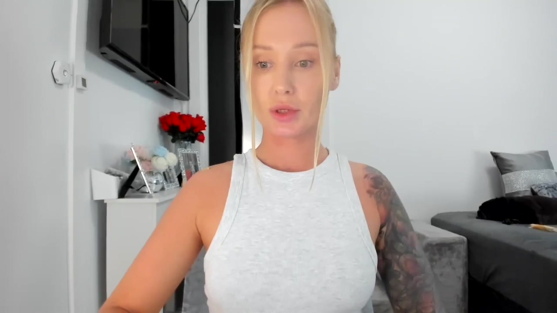 Gallery image thumbnail from AAA_Yas's myfreecams stream on, 04/25/2025, 22:23 image 5 of 20
