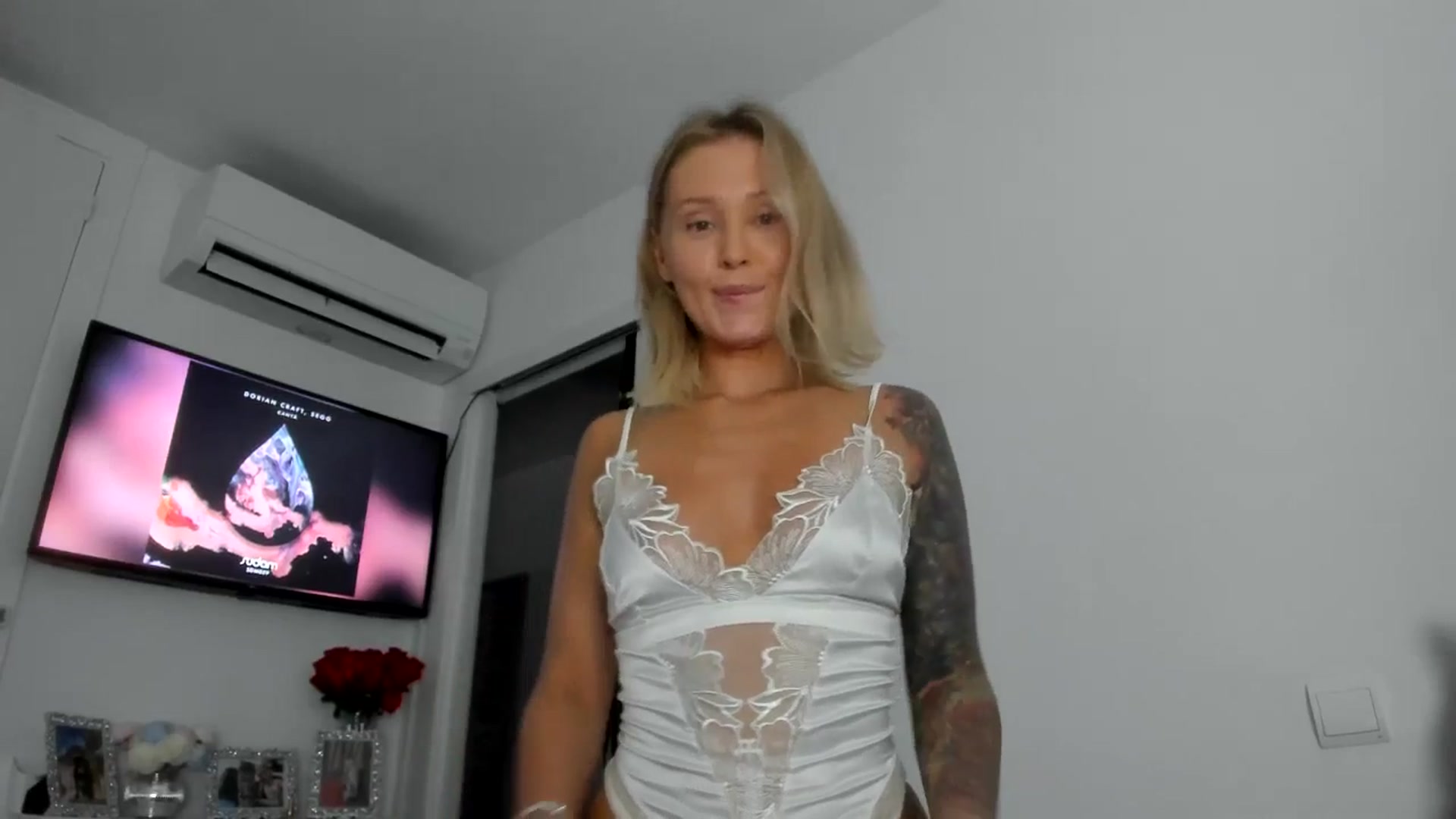Gallery image thumbnail from AAA_Yas's myfreecams stream on, 05/03/2025, 18:37 image 15 of 20