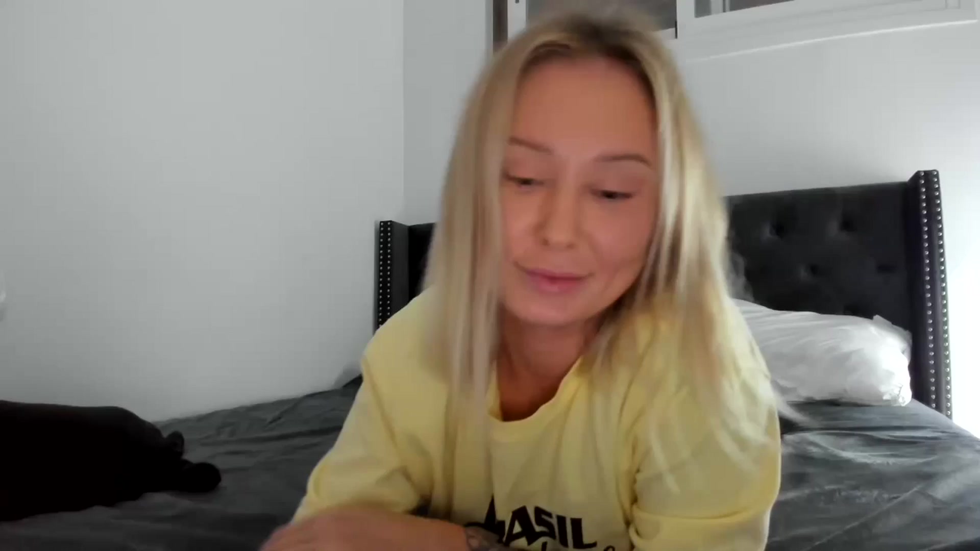 Gallery image thumbnail from AAA_Yas's myfreecams stream on, 05/04/2025, 23:04 image 2 of 20