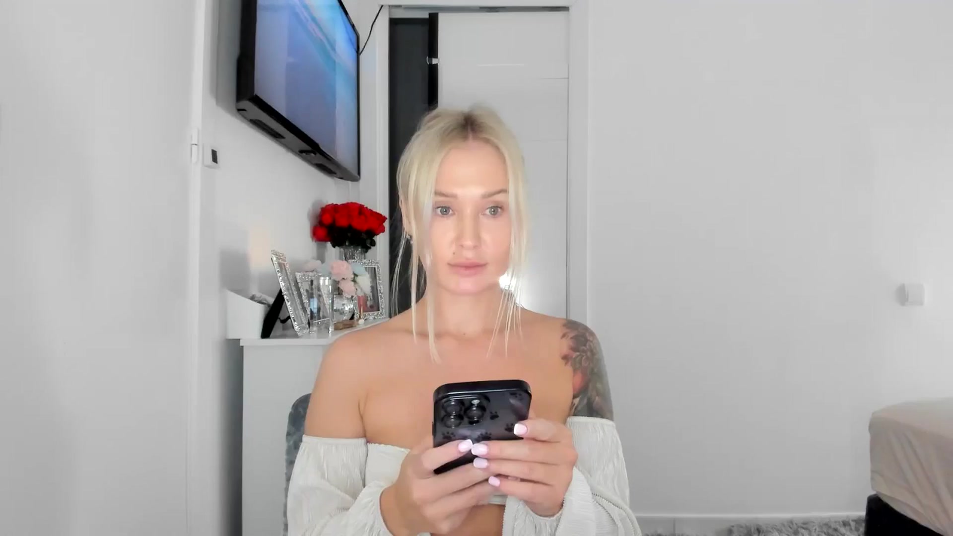 Gallery image thumbnail from AAA_Yas's myfreecams stream on, 06/21/2025, 20:09 image 15 of 20