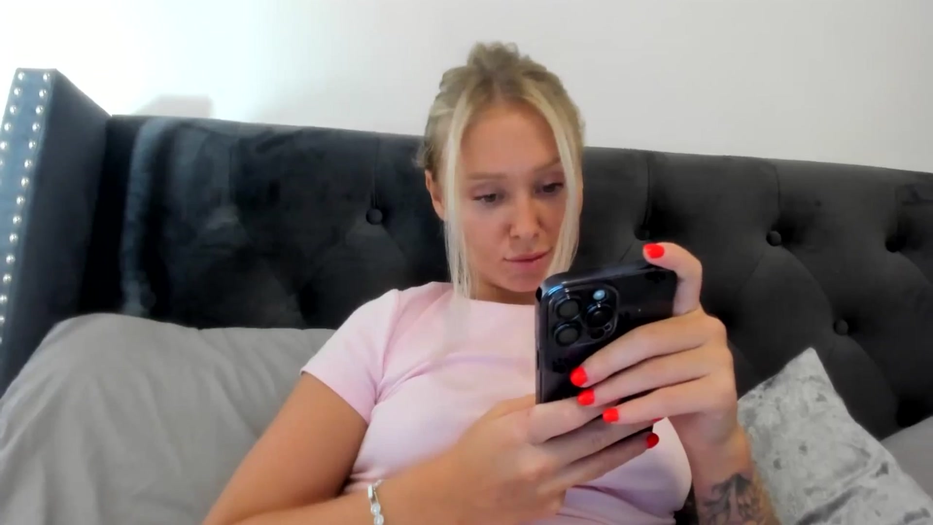 Gallery image thumbnail from AAA_Yas's myfreecams stream on, 08/17/2025, 17:09 image 8 of 20