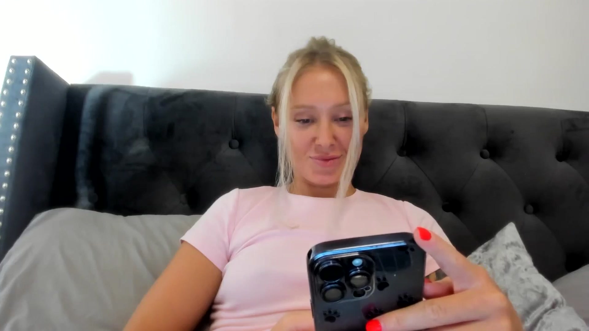 Gallery image thumbnail from AAA_Yas's myfreecams stream on, 08/17/2025, 17:09 image 14 of 20