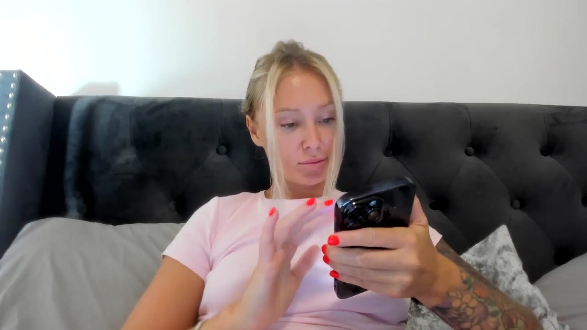 Gallery image thumbnail from AAA_Yas's myfreecams stream on, 08/17/2025, 17:09 image 17 of 20