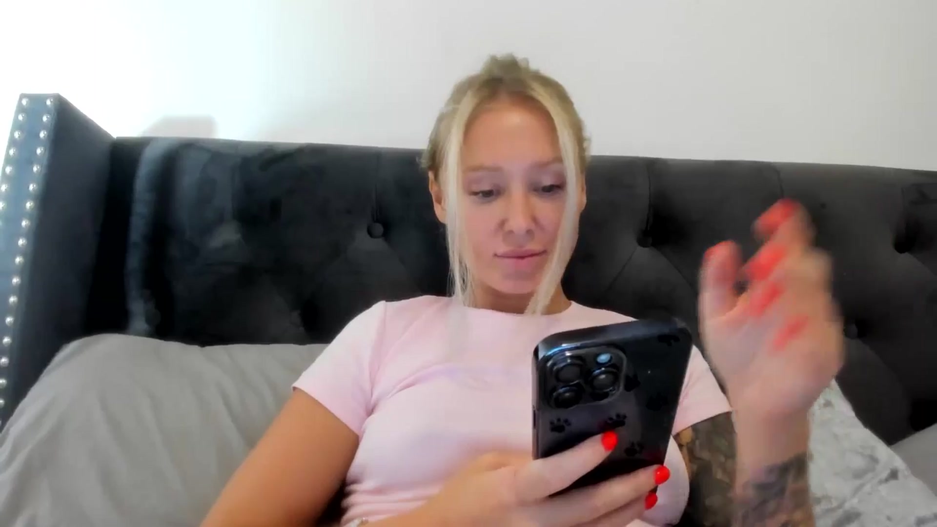 Gallery image thumbnail from AAA_Yas's myfreecams stream on, 08/17/2025, 17:09 image 15 of 20