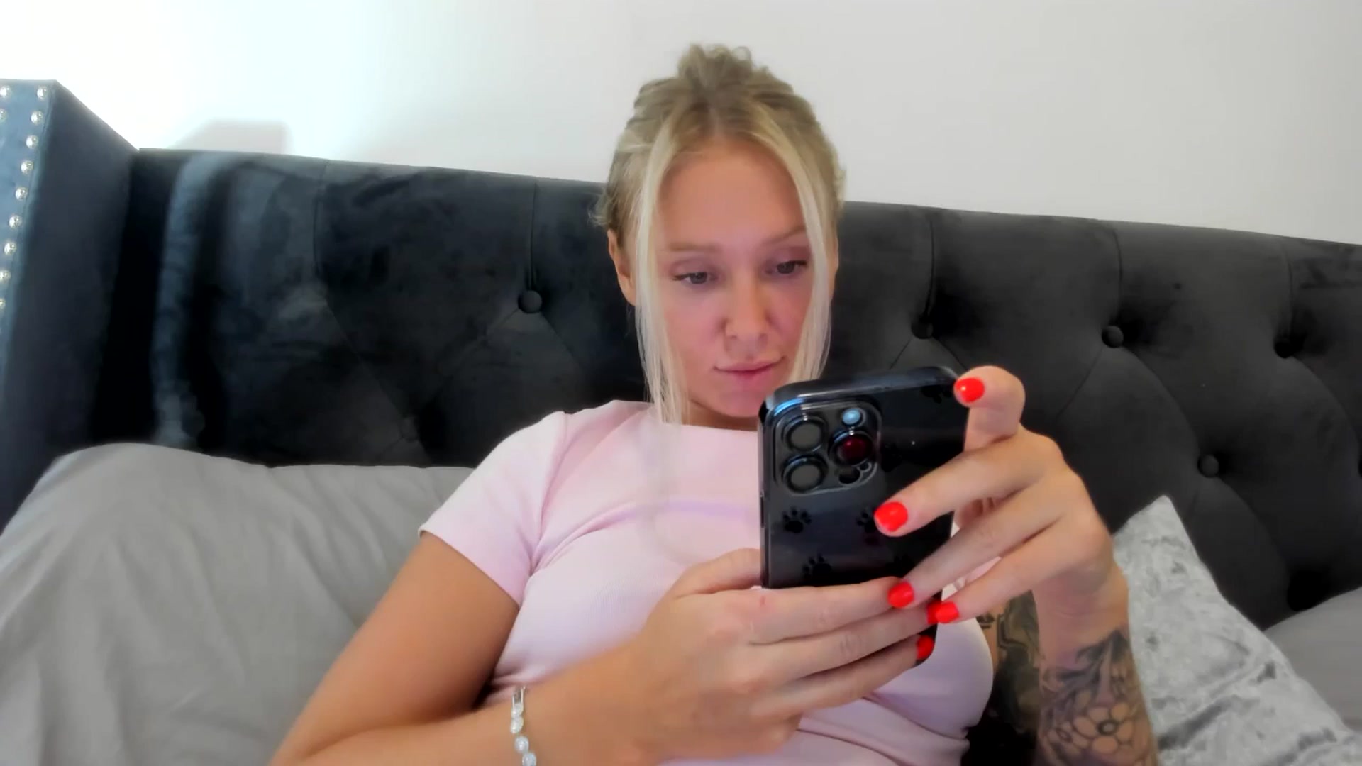 Gallery image thumbnail from AAA_Yas's myfreecams stream on, 08/17/2025, 17:09 image 7 of 20