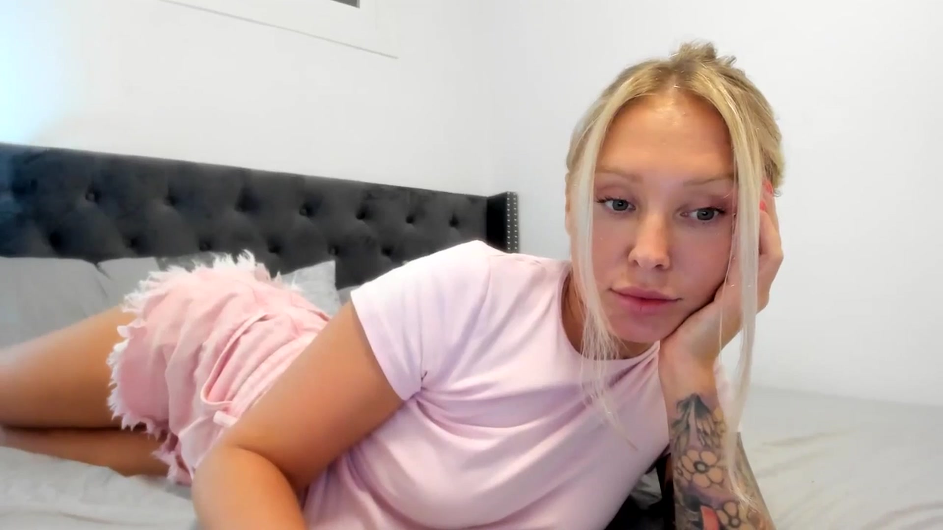 Gallery image thumbnail from AAA_Yas's myfreecams stream on, 08/17/2025, 18:48 image 20 of 20