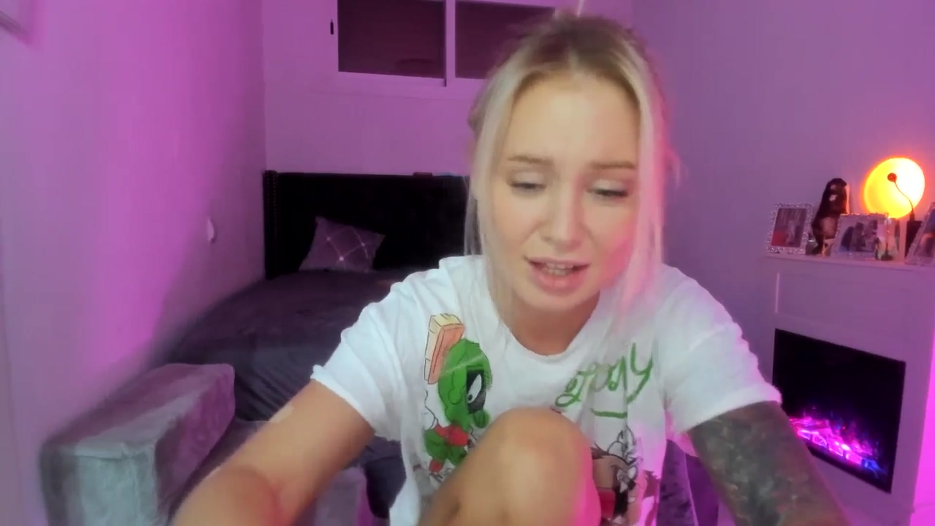 Gallery image thumbnail from AAA_Yas's myfreecams stream on, 09/17/2025, 20:17 image 7 of 20