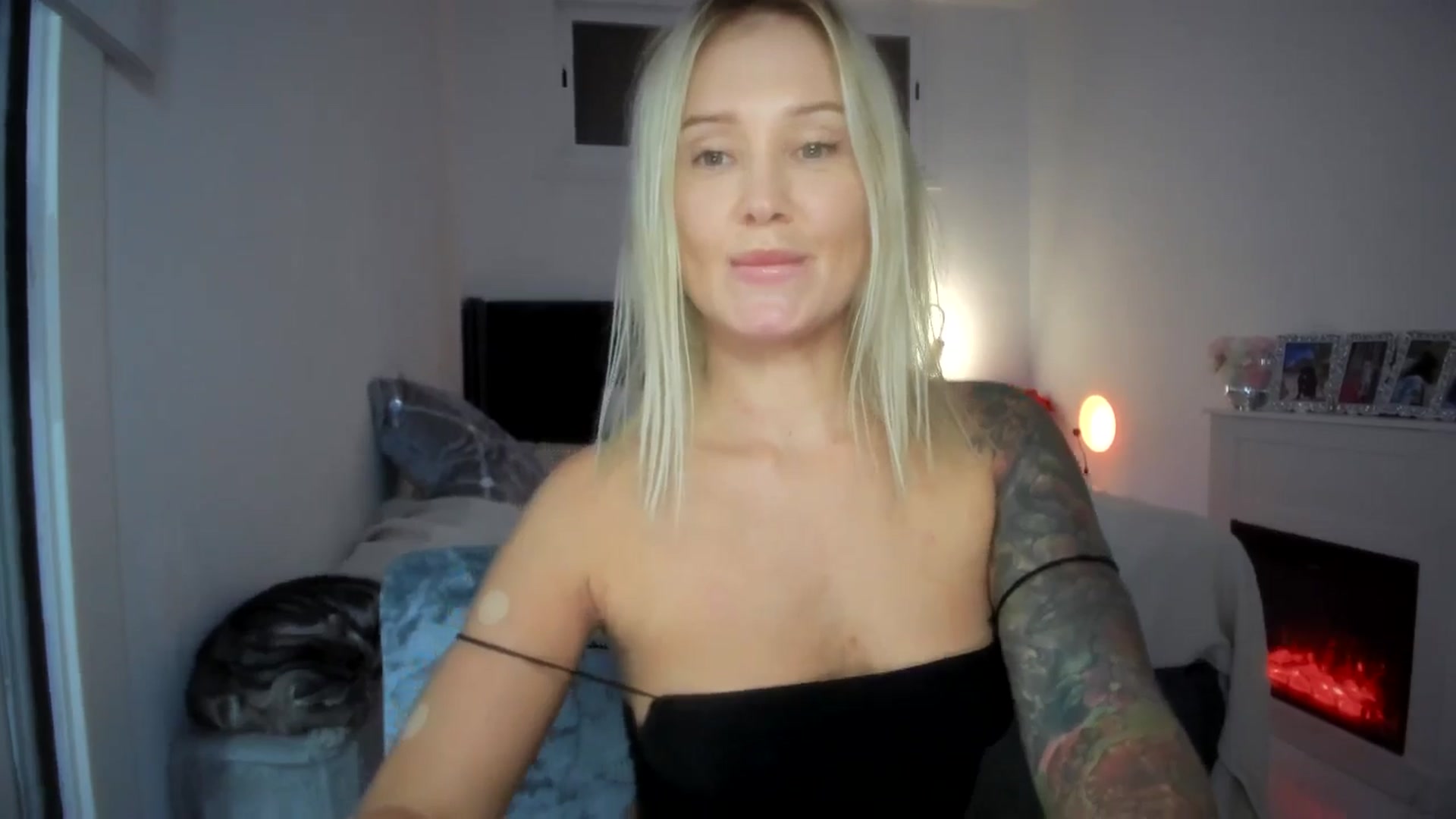 Gallery image thumbnail from AAA_Yas's myfreecams stream on, 09/27/2025, 23:01 image 16 of 20