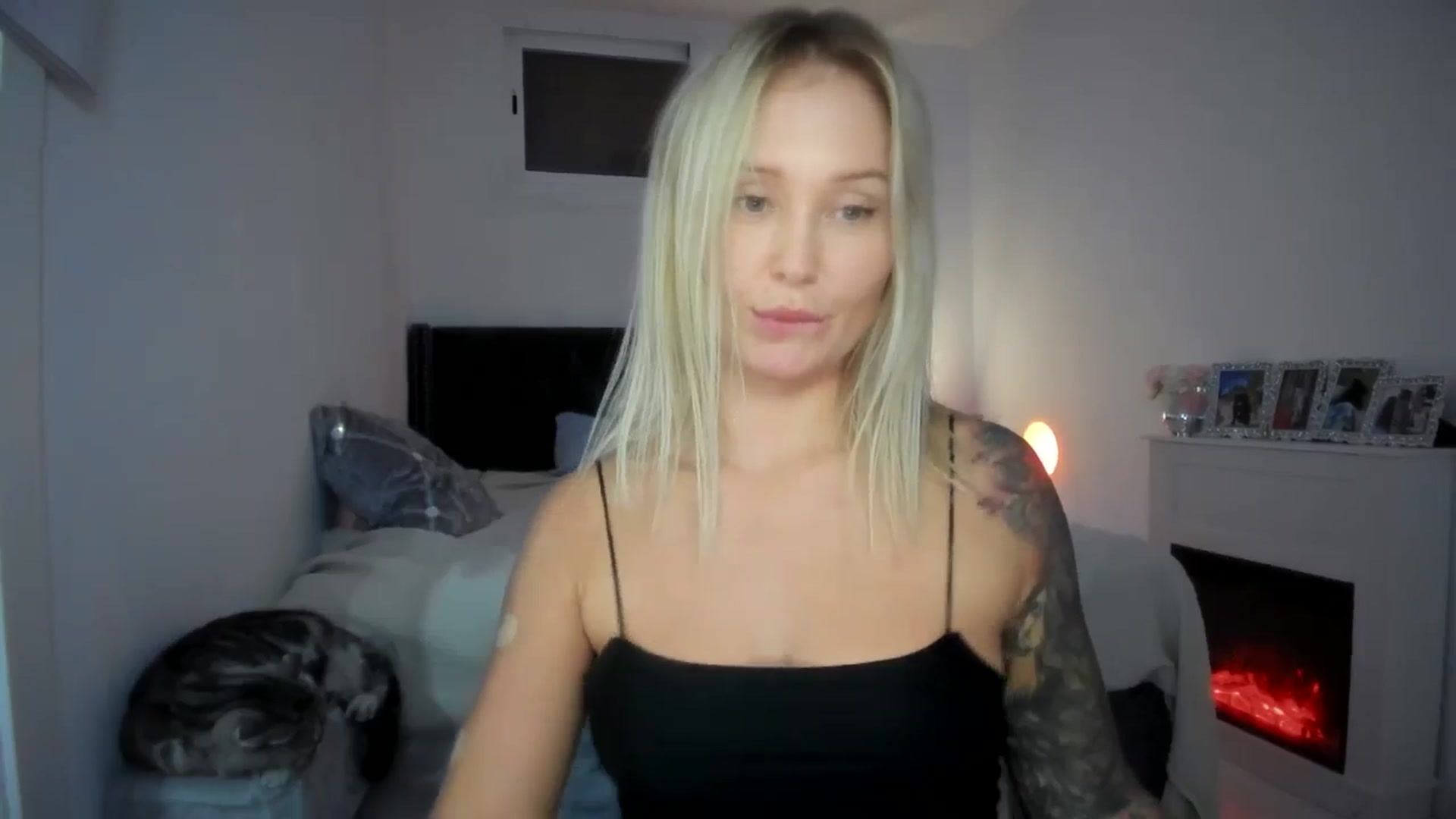 Gallery image thumbnail from AAA_Yas's myfreecams stream on, 09/27/2025, 23:40 image 4 of 20