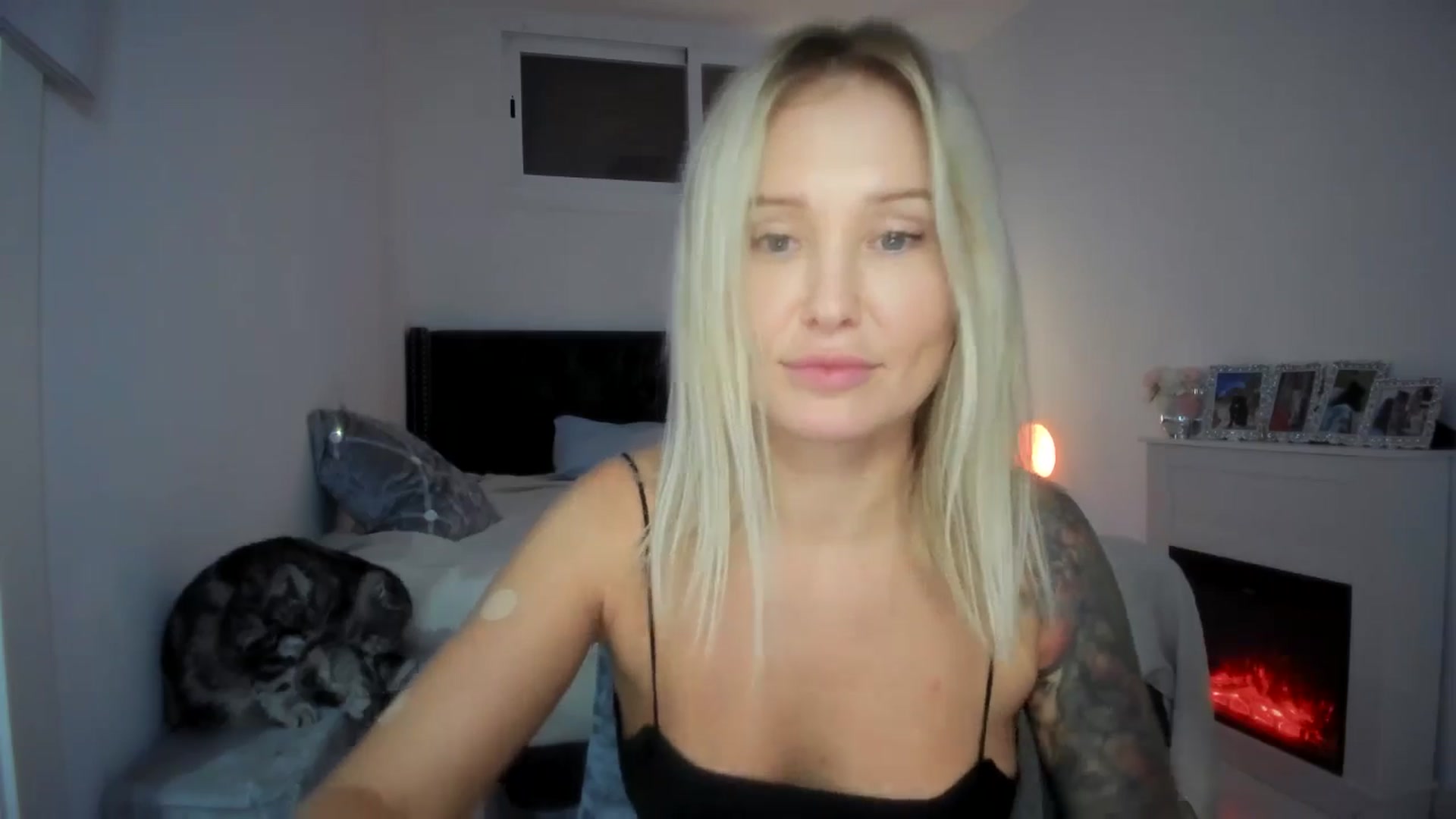 Gallery image thumbnail from AAA_Yas's myfreecams stream on, 09/27/2025, 23:40 image 6 of 20