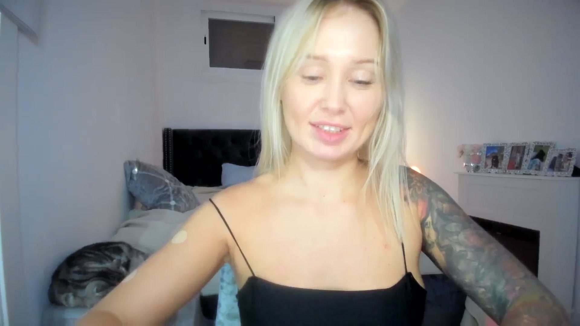 Gallery image thumbnail from AAA_Yas's myfreecams stream on, 09/27/2025, 23:40 image 3 of 20