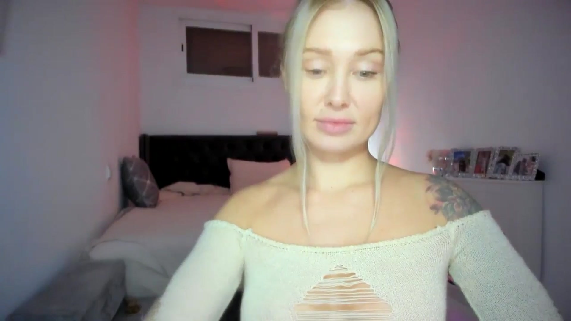 Gallery image thumbnail from AAA_Yas's myfreecams stream on, 10/04/2025, 20:51 image 7 of 20