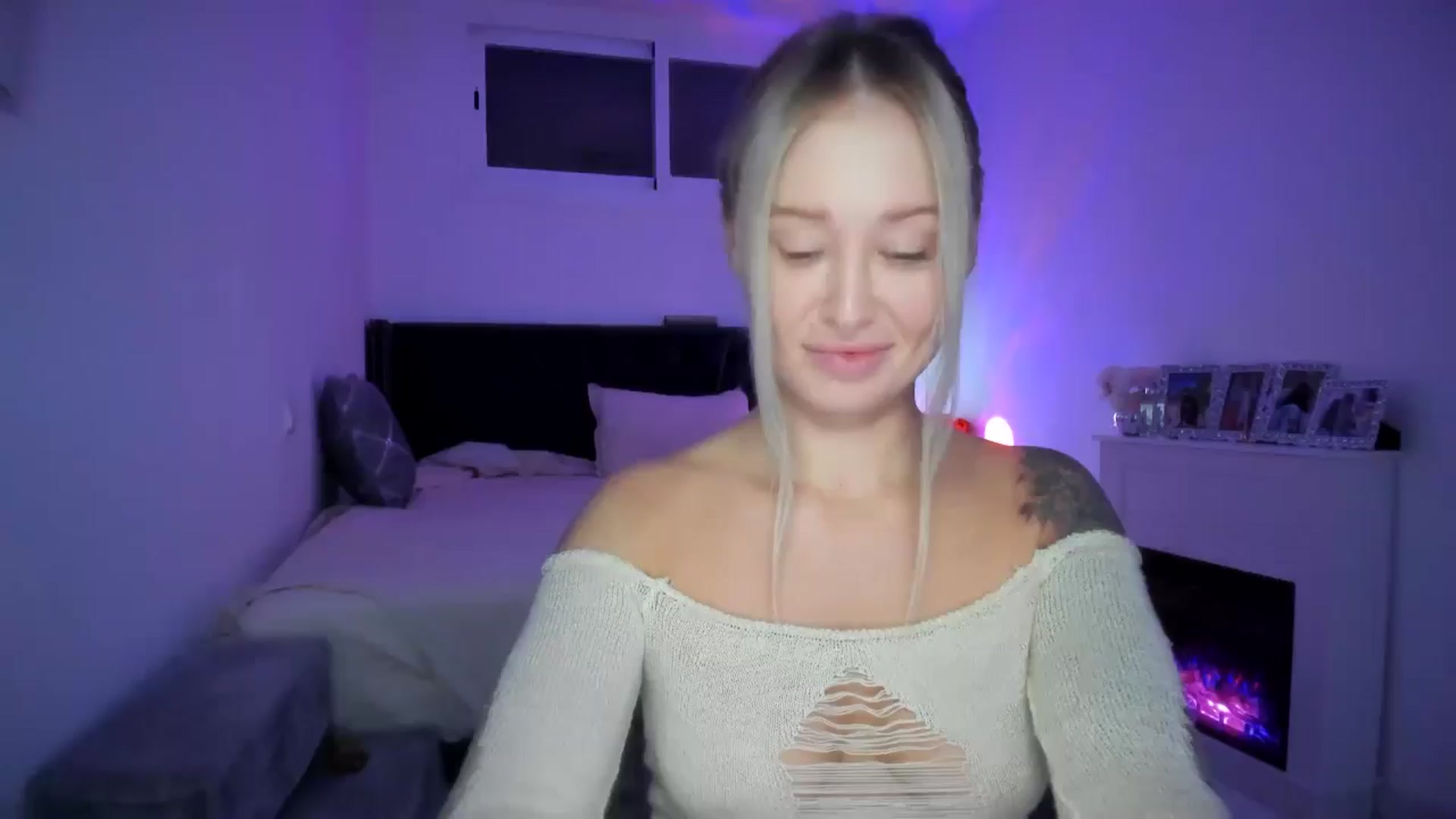 Gallery image thumbnail from AAA_Yas's myfreecams stream on, 10/04/2025, 20:51 image 17 of 20