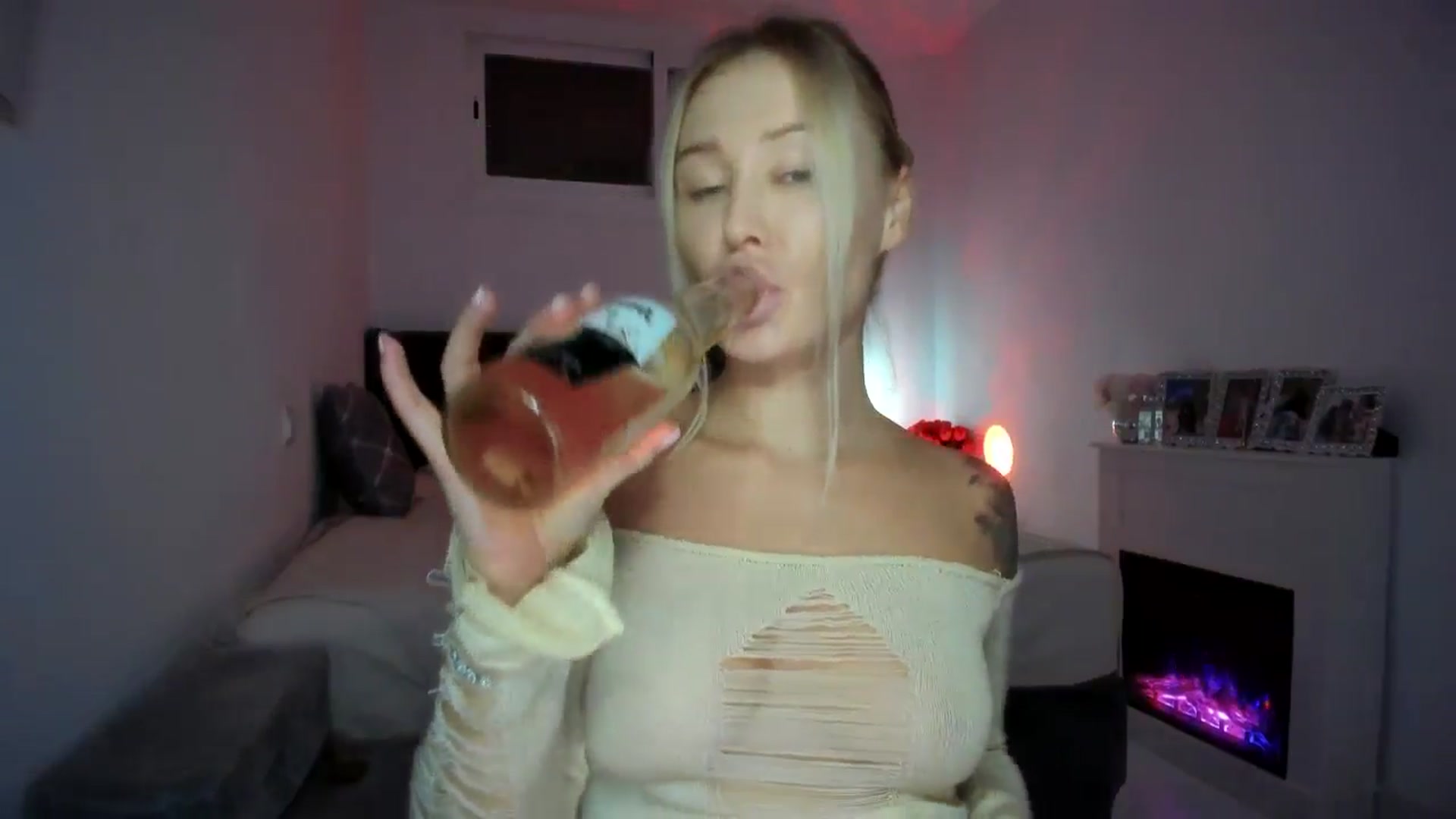 Gallery image thumbnail from AAA_Yas's myfreecams stream on, 10/04/2025, 20:51 image 18 of 20
