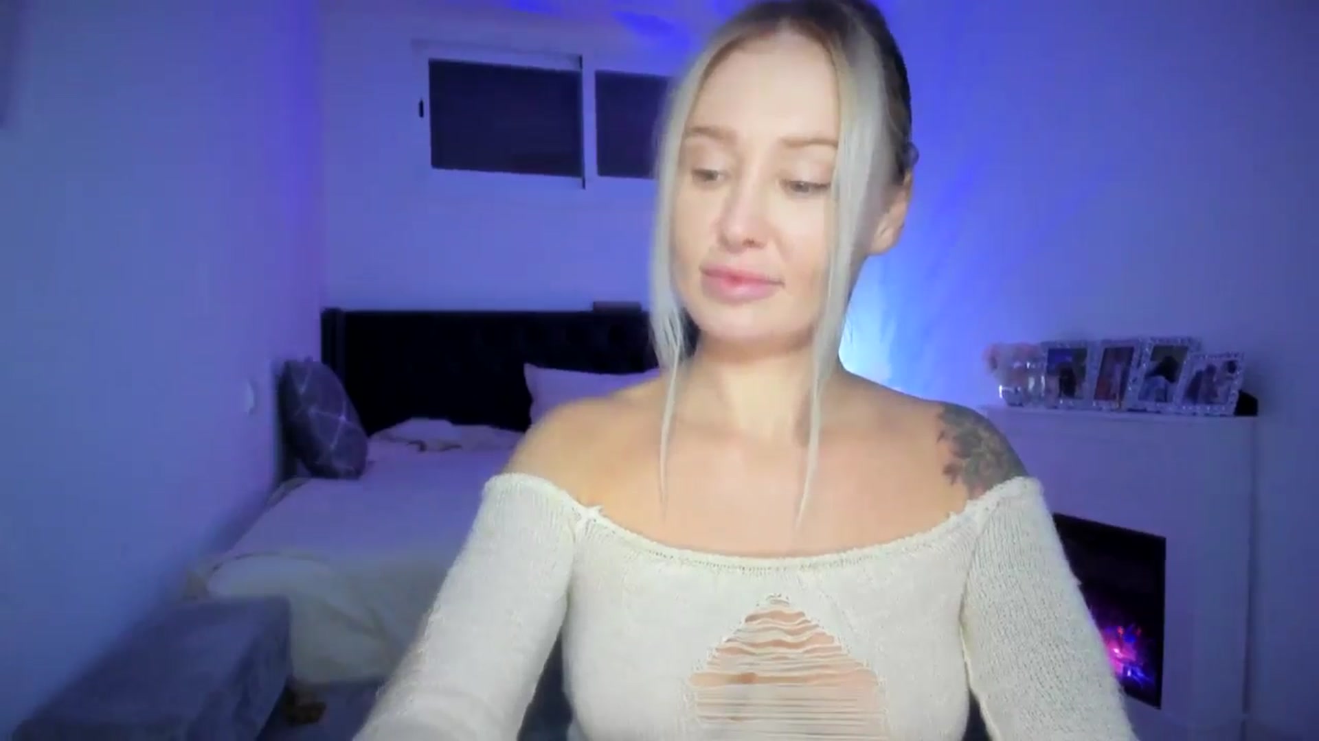 Gallery image thumbnail from AAA_Yas's myfreecams stream on, 10/04/2025, 20:51 image 6 of 20