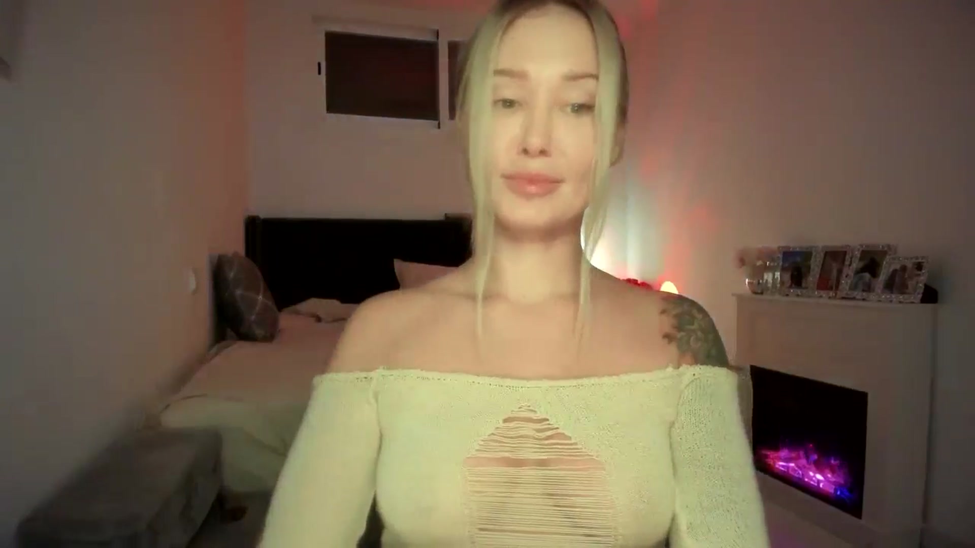 Gallery image thumbnail from AAA_Yas's myfreecams stream on, 10/04/2025, 20:51 image 15 of 20