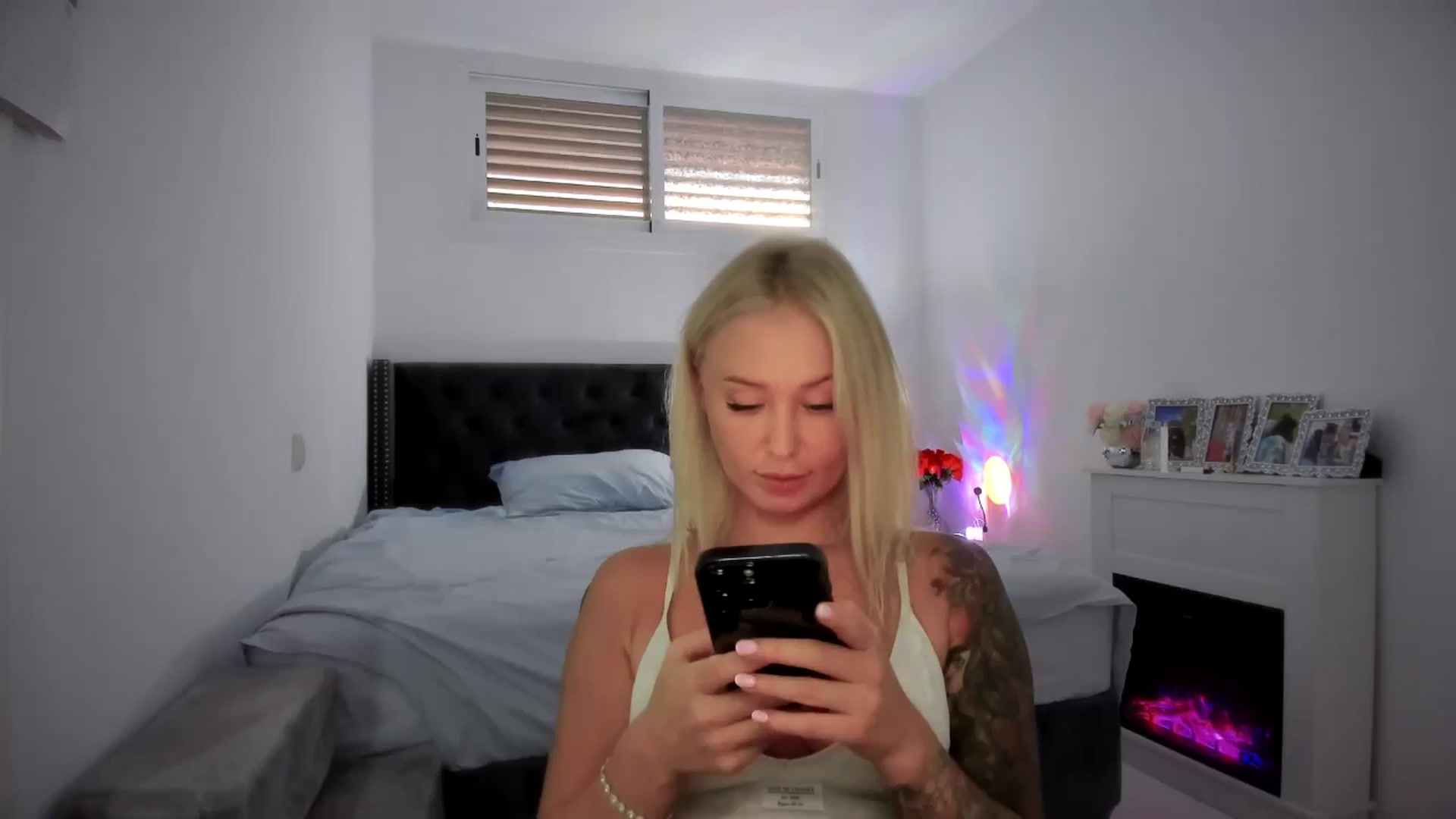 Gallery image thumbnail from AAA_Yas's myfreecams stream on, 10/09/2025, 16:45 image 10 of 20