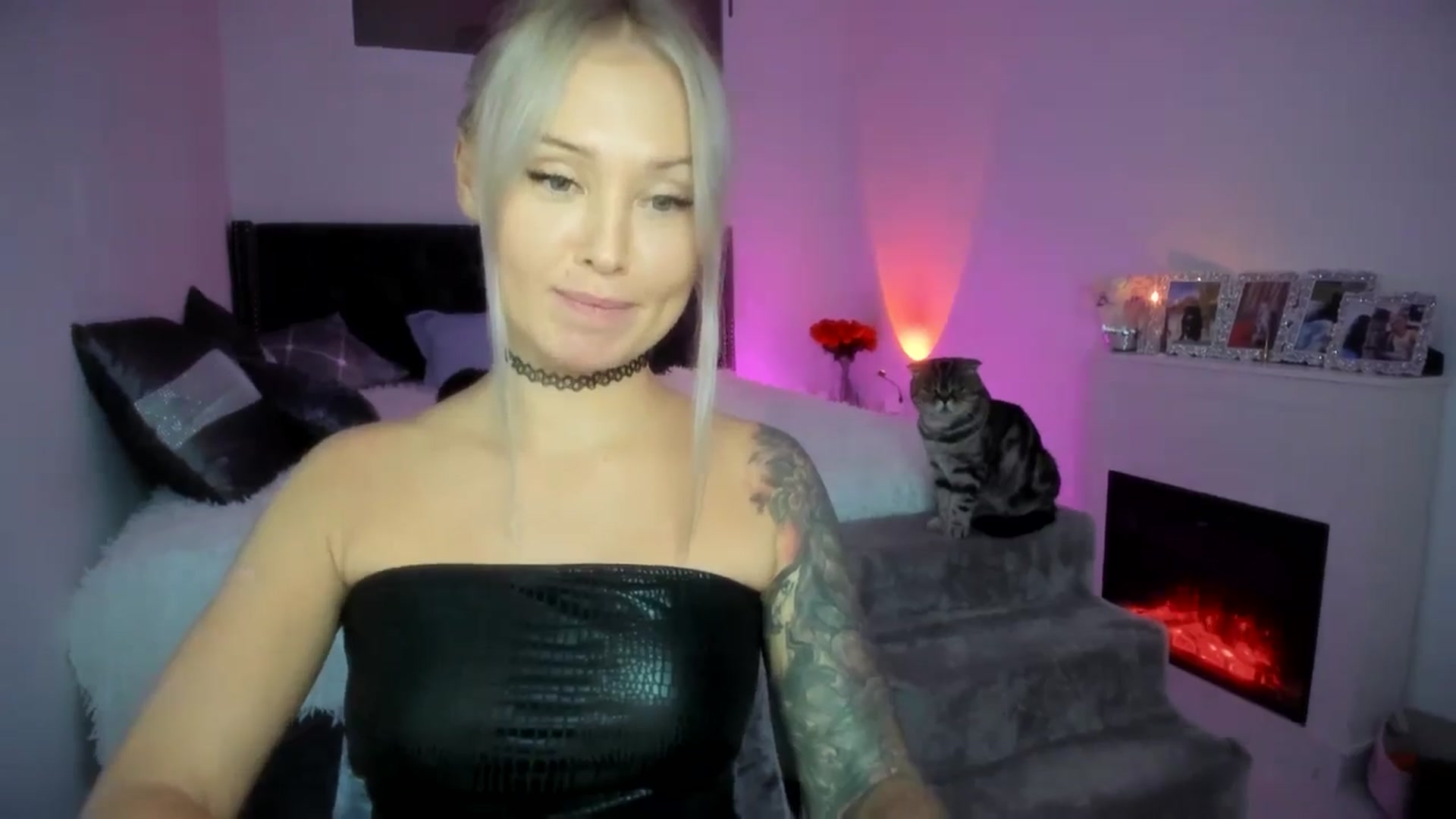 Gallery image thumbnail from AAA_Yas's myfreecams stream on, 10/15/2025, 18:32 image 19 of 20