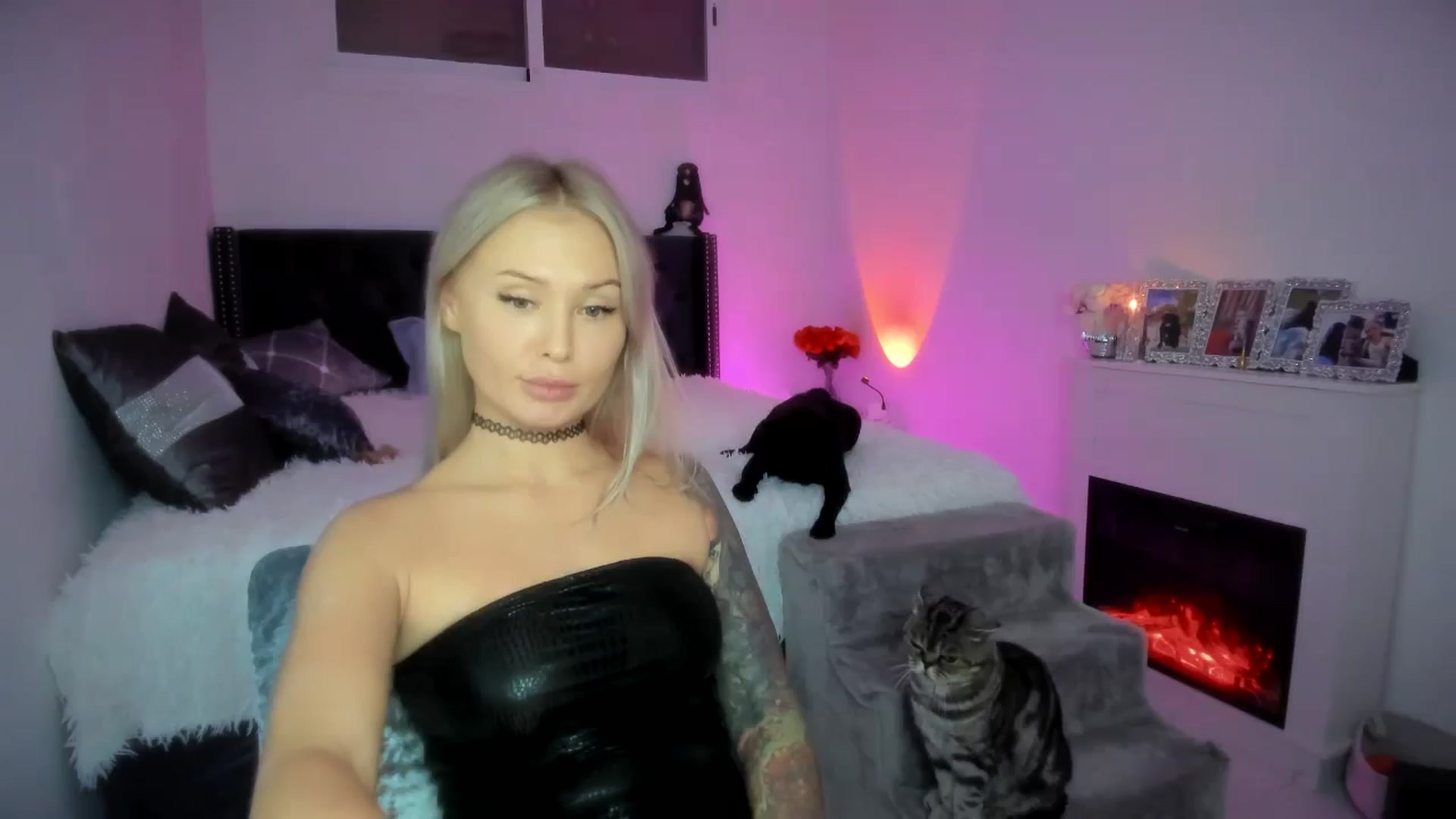 Gallery image thumbnail from AAA_Yas's myfreecams stream on, 10/15/2025, 18:32 image 9 of 20