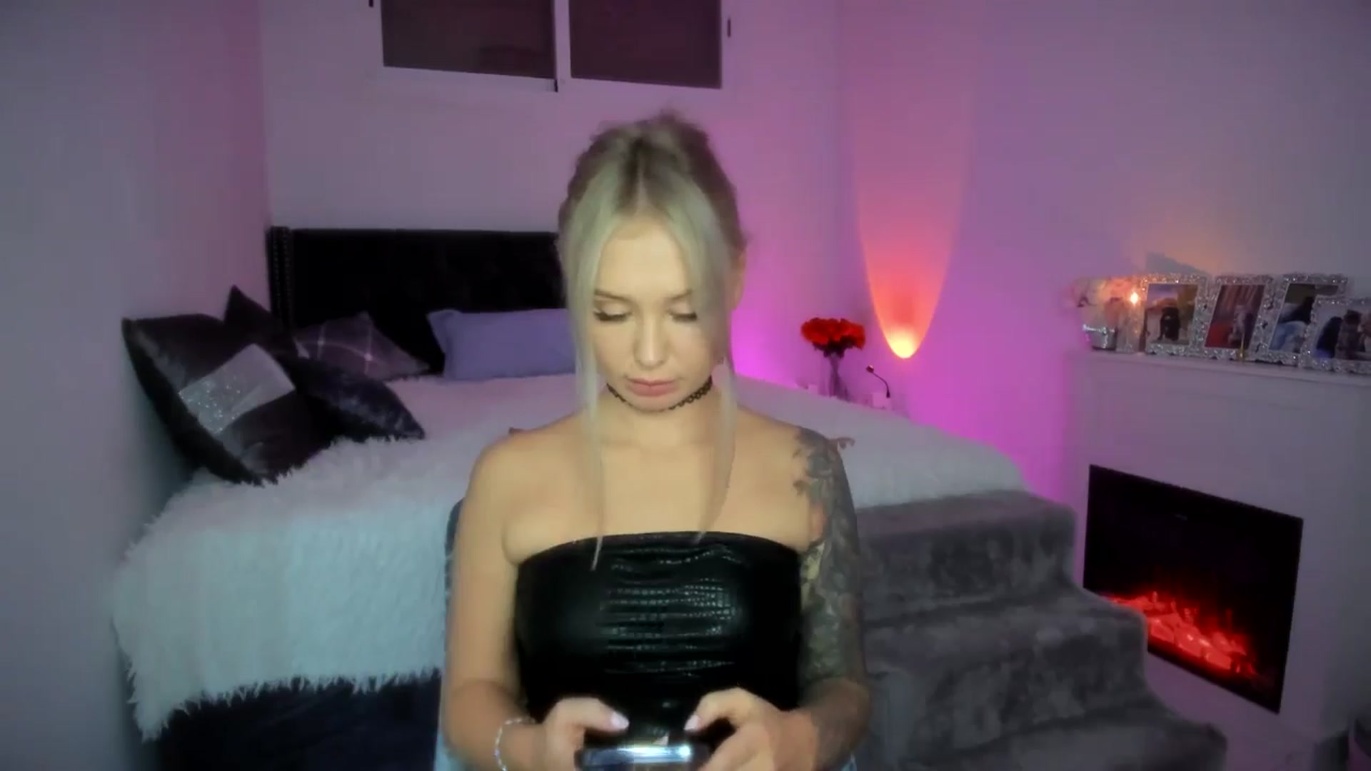 Gallery image thumbnail from AAA_Yas's myfreecams stream on, 10/15/2025, 20:09 image 19 of 20