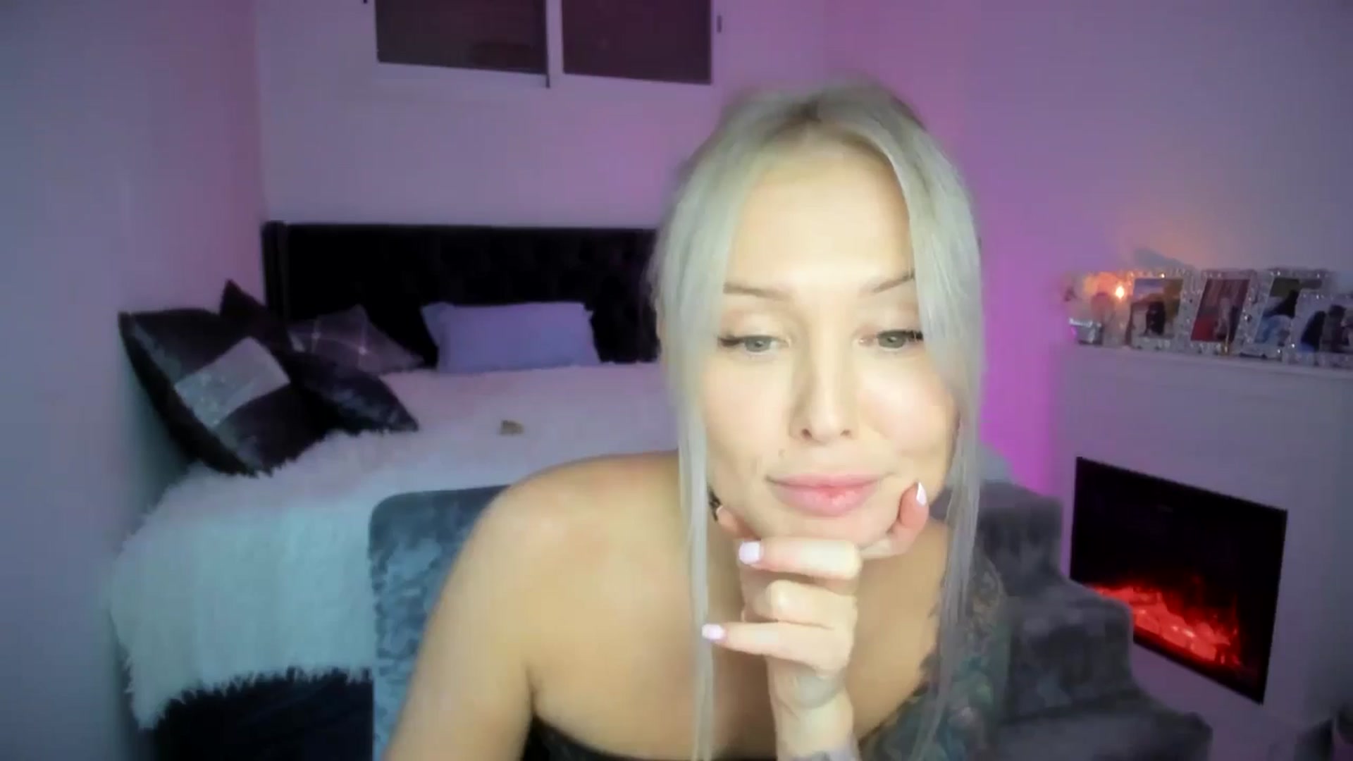 Gallery image thumbnail from AAA_Yas's myfreecams stream on, 10/15/2025, 20:09 image 16 of 20