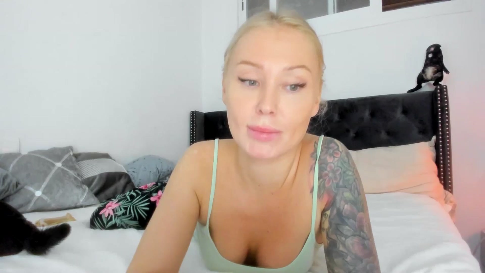 Gallery image thumbnail from AAA_Yas's myfreecams stream on, 10/21/2025, 20:59 image 2 of 20