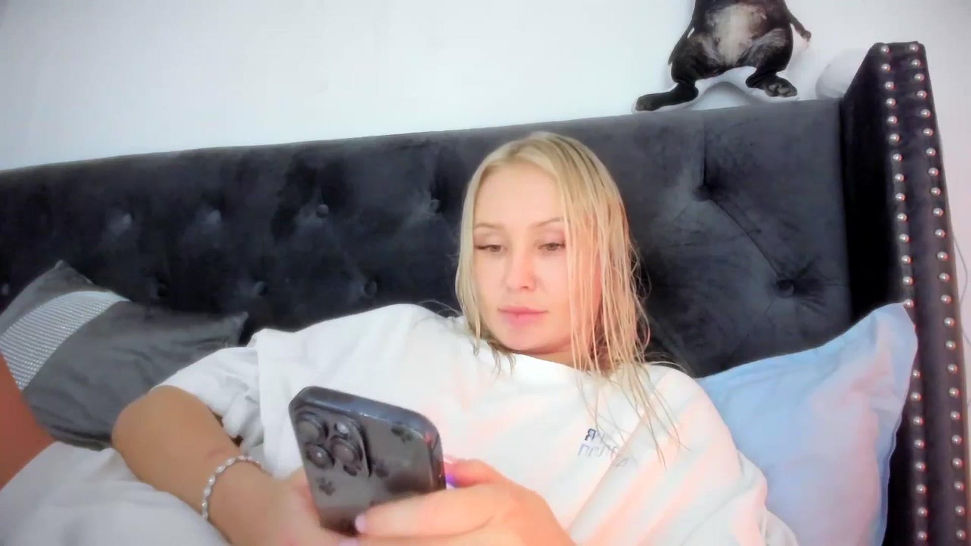 Gallery image thumbnail from AAA_Yas's myfreecams stream on, 10/24/2025, 22:47 image 4 of 20