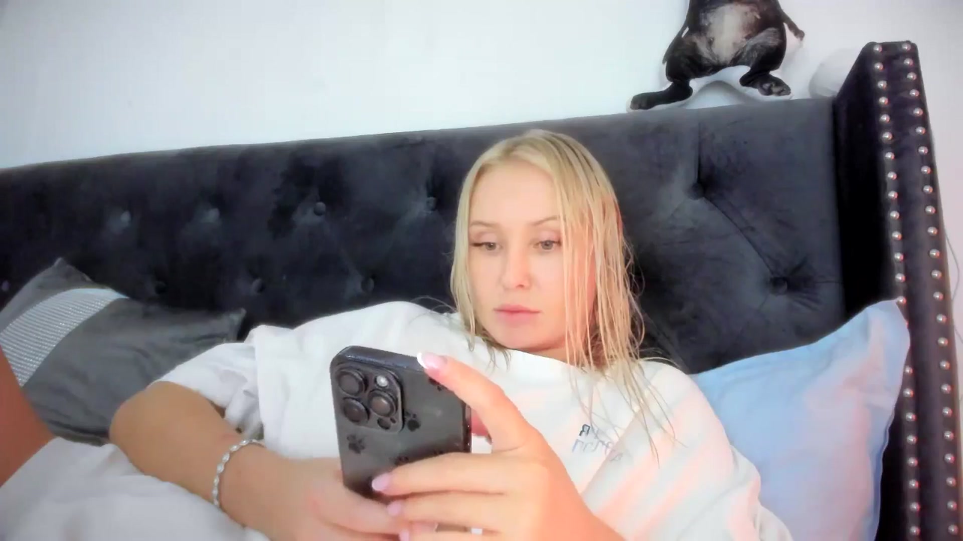 Gallery image thumbnail from AAA_Yas's myfreecams stream on, 10/24/2025, 22:47 image 3 of 20