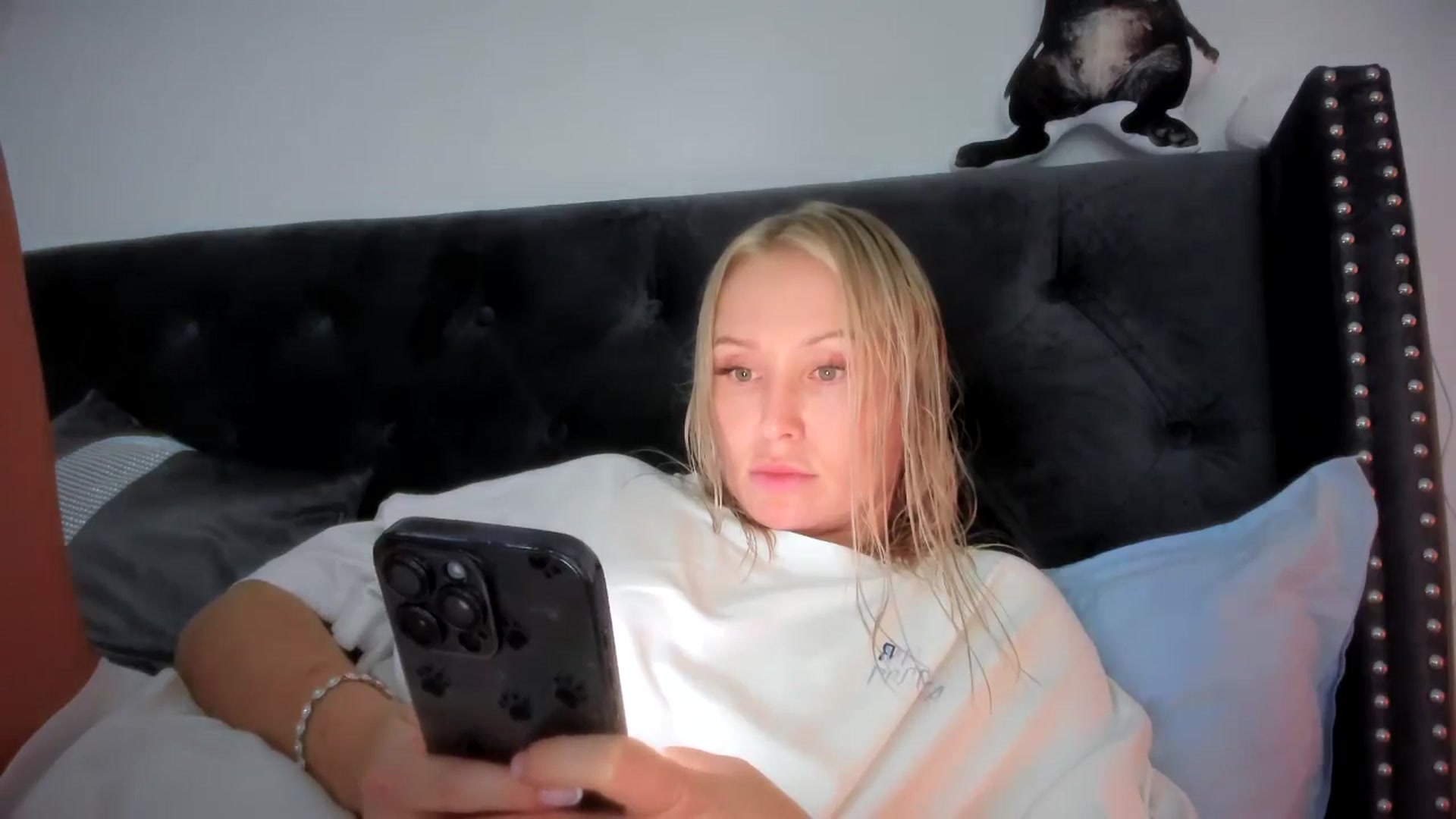 Gallery image thumbnail from AAA_Yas's myfreecams stream on, 10/24/2025, 22:47 image 5 of 20