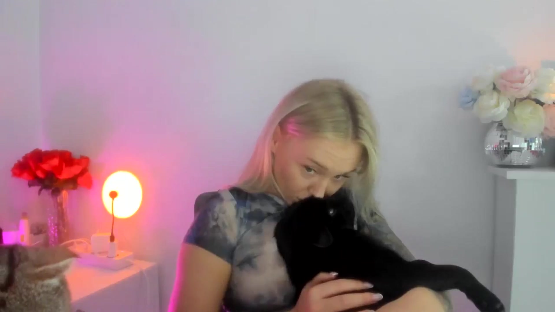 Gallery image thumbnail from AAA_Yas's myfreecams stream on, 10/28/2025, 21:32 image 10 of 20