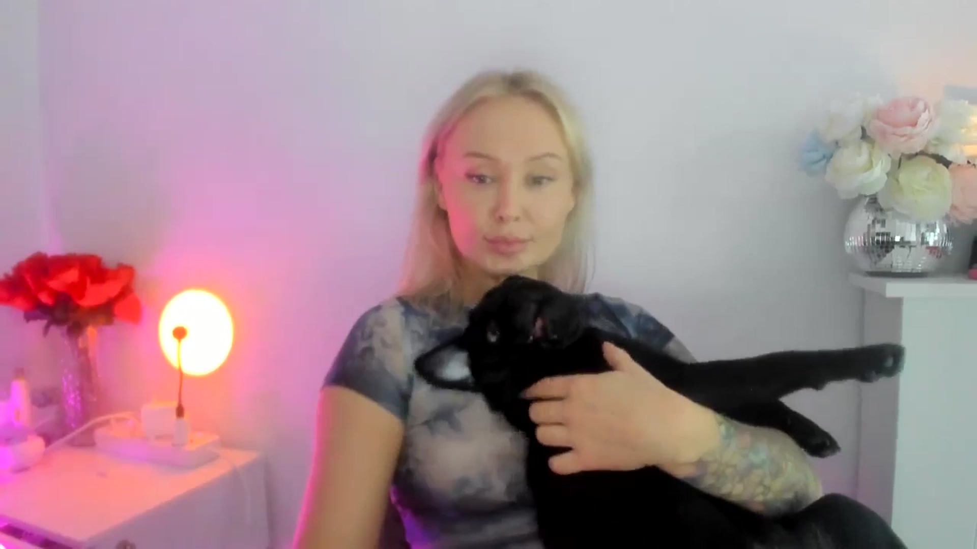 Gallery image thumbnail from AAA_Yas's myfreecams stream on, 10/28/2025, 21:32 image 6 of 20