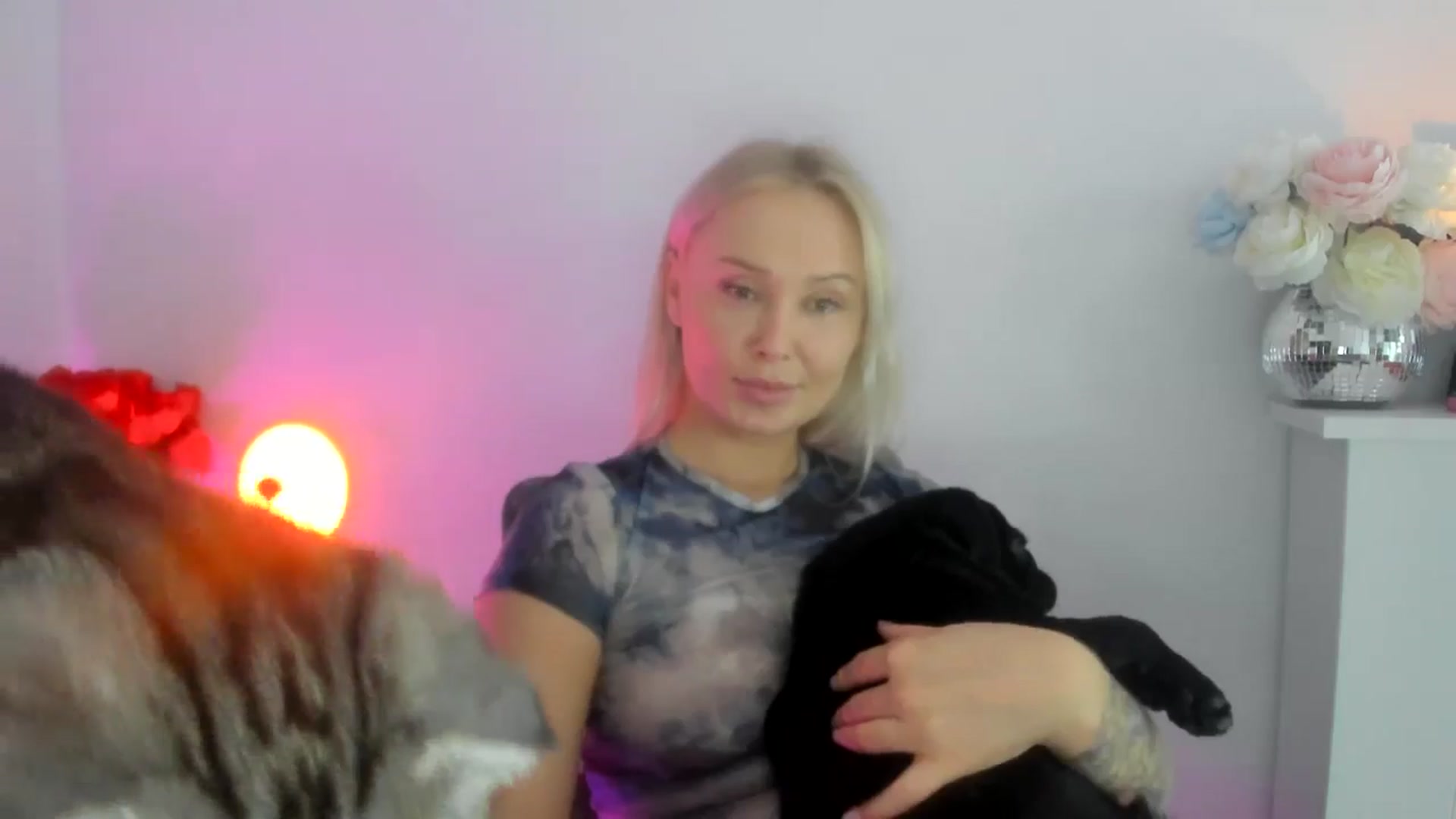 Gallery image thumbnail from AAA_Yas's myfreecams stream on, 10/28/2025, 21:32 image 9 of 20