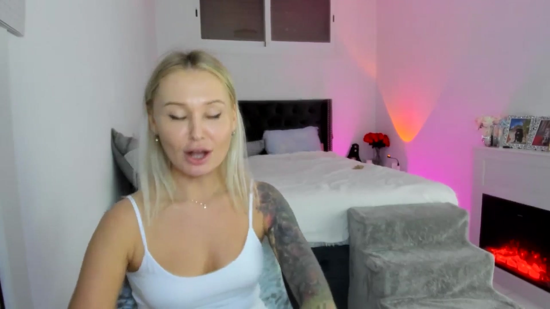 Gallery image thumbnail from AAA_Yas's myfreecams stream on, 11/04/2025, 19:56 image 16 of 20
