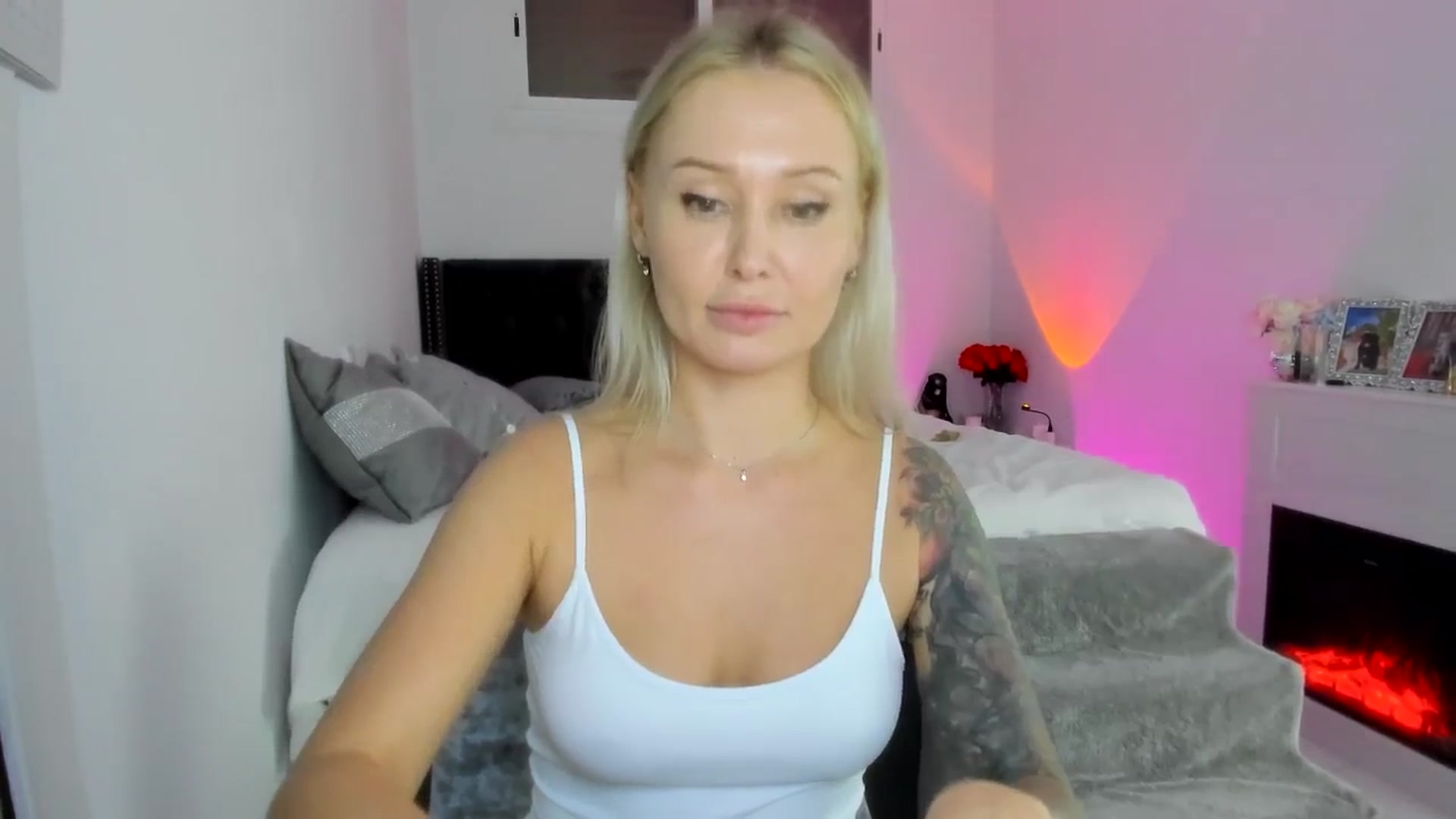 Gallery image thumbnail from AAA_Yas's myfreecams stream on, 11/04/2025, 21:11 image 8 of 20