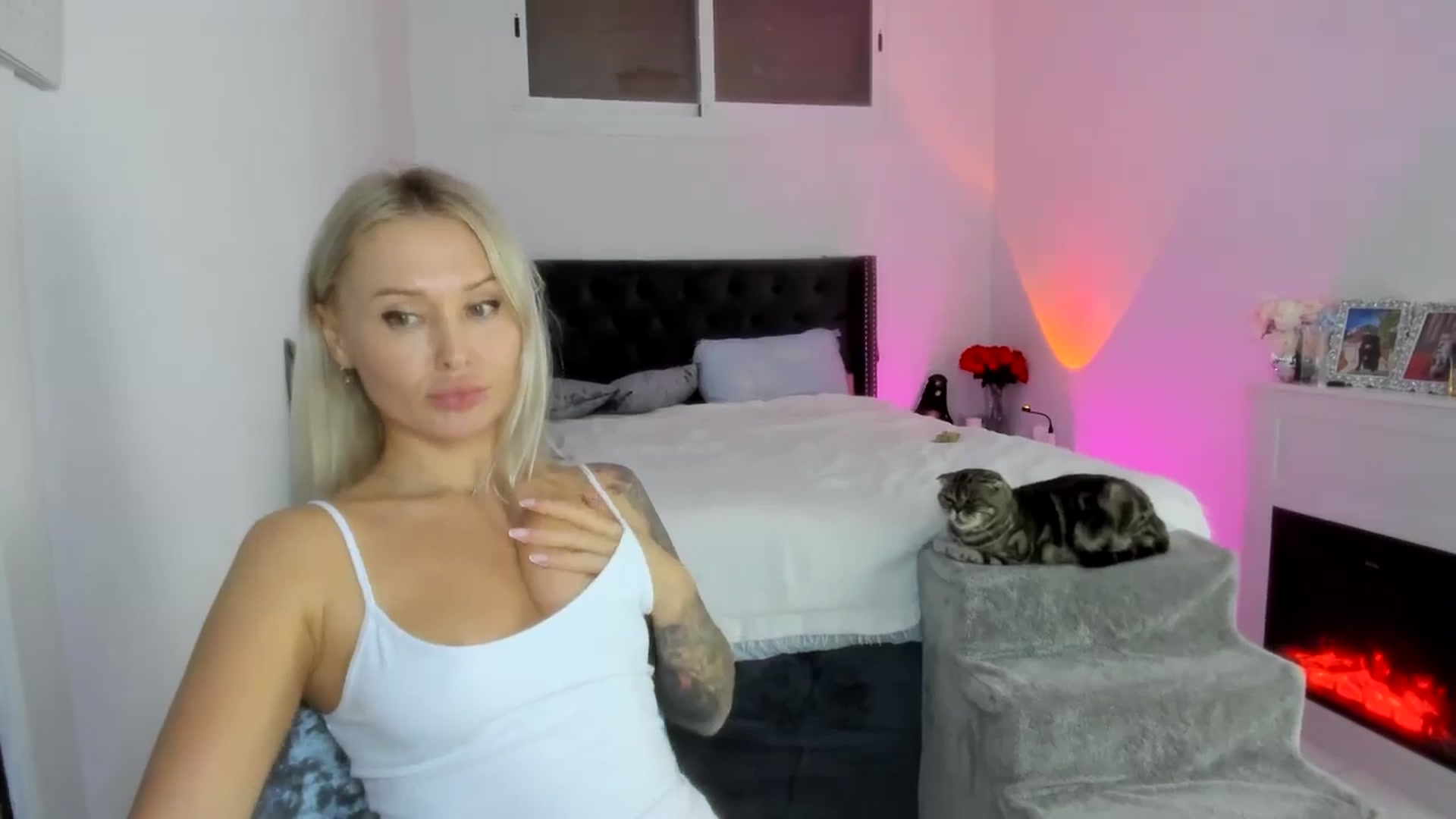 Gallery image thumbnail from AAA_Yas's myfreecams stream on, 11/04/2025, 21:11 image 17 of 20