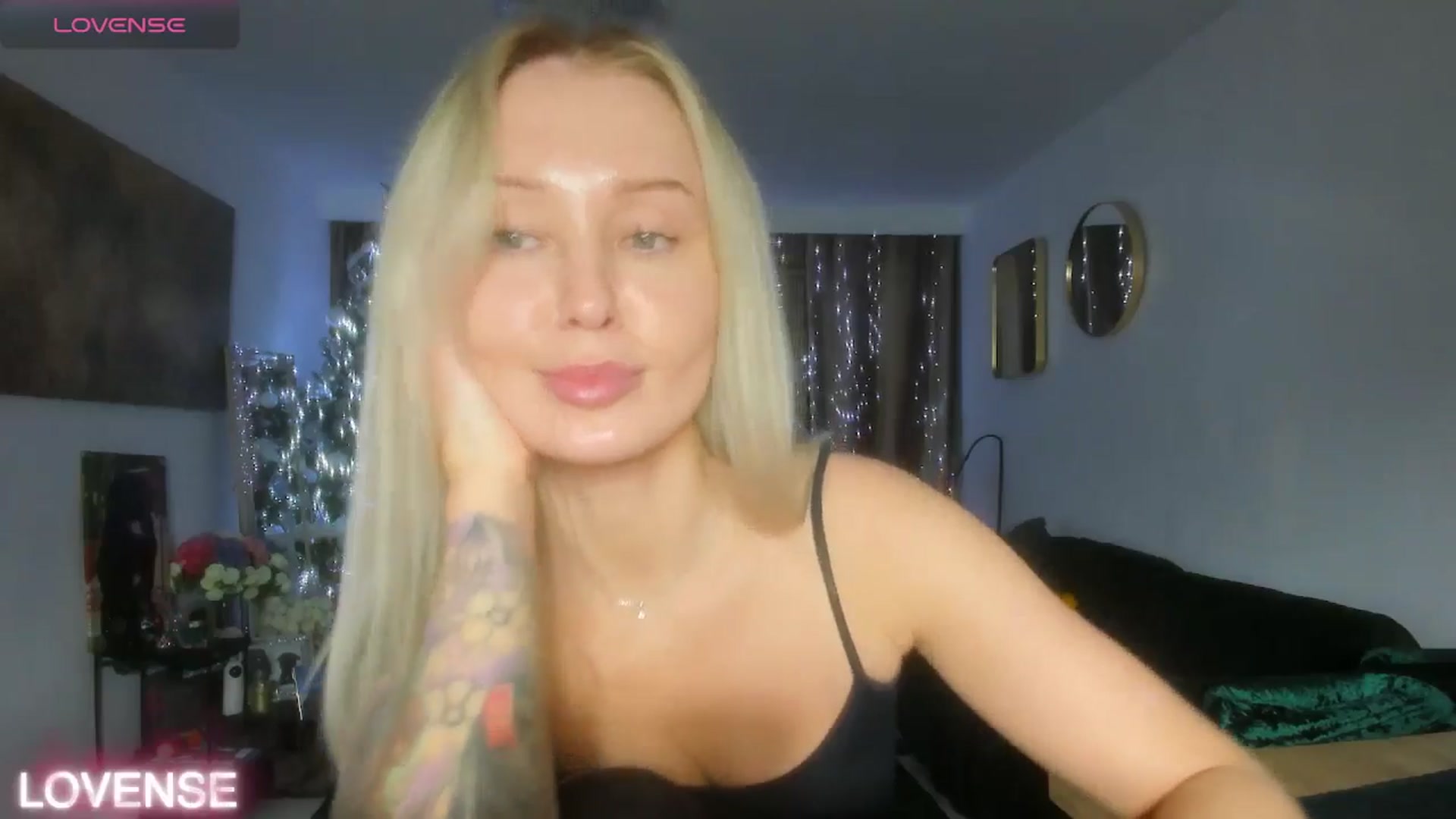Gallery image thumbnail from AAA_Yas's myfreecams stream on, 12/17/2025, 21:52 image 9 of 20